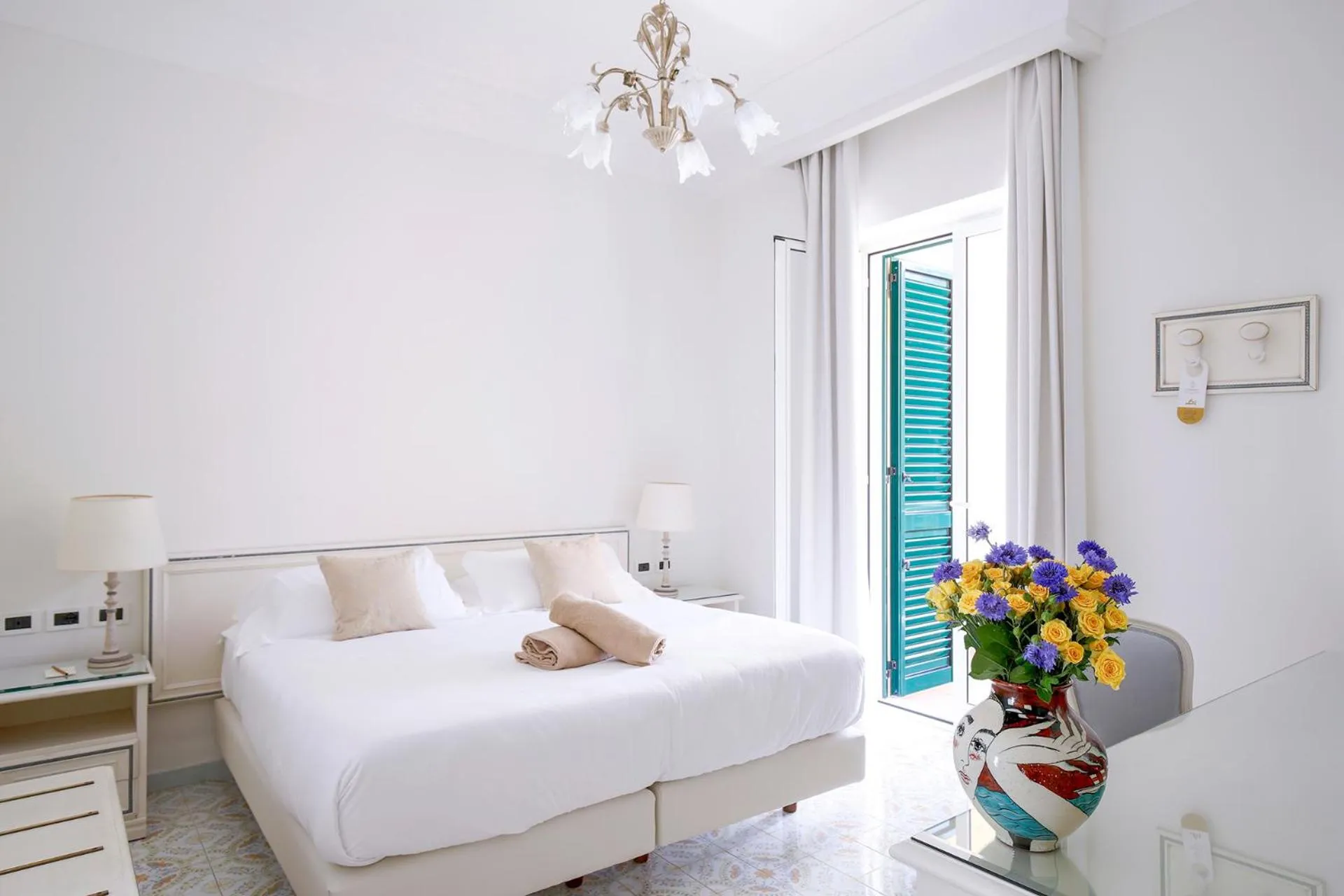 Bed in La Reginella Resort & Spa