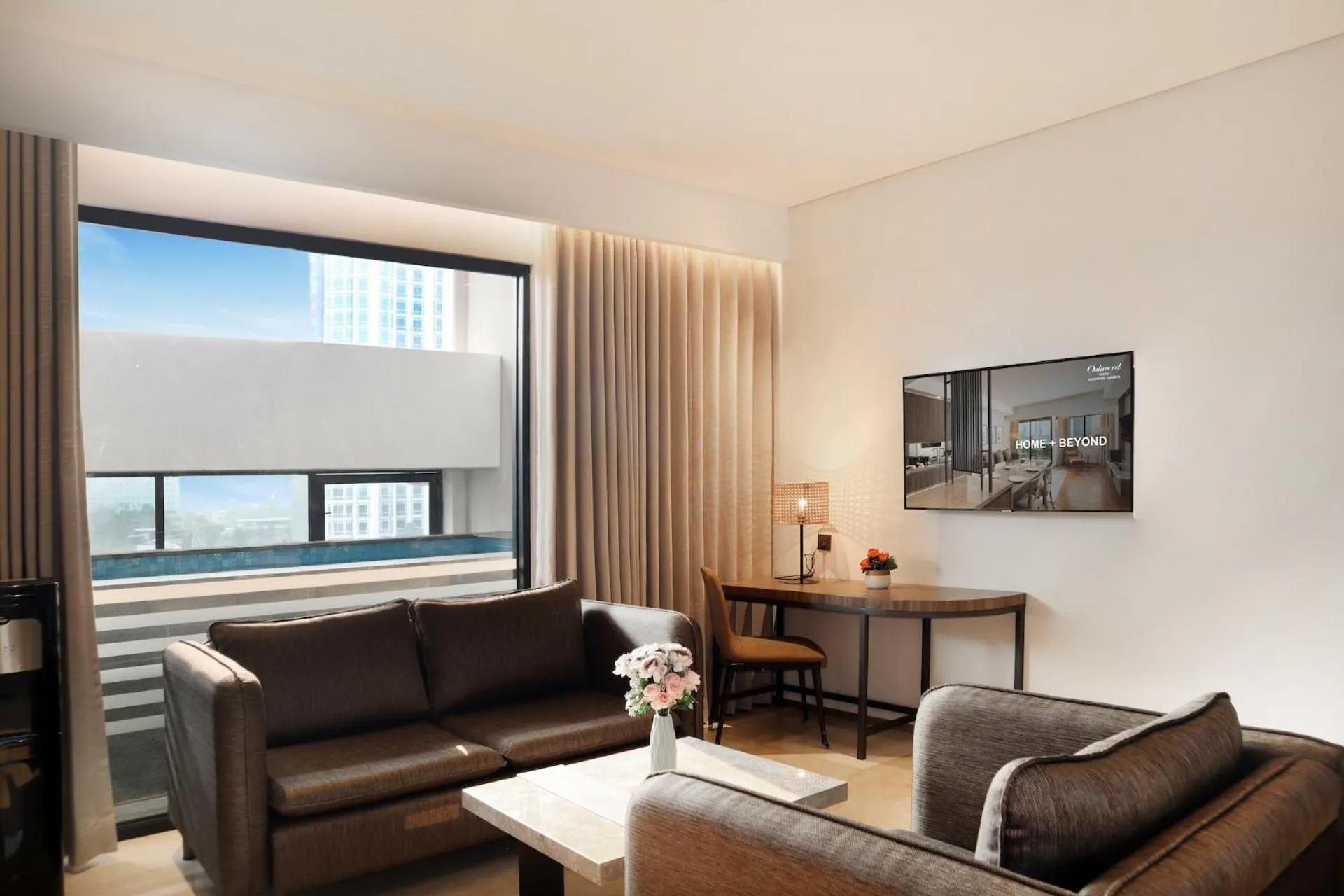 TV and multimedia in Oakwood Suites Kuningan Jakarta