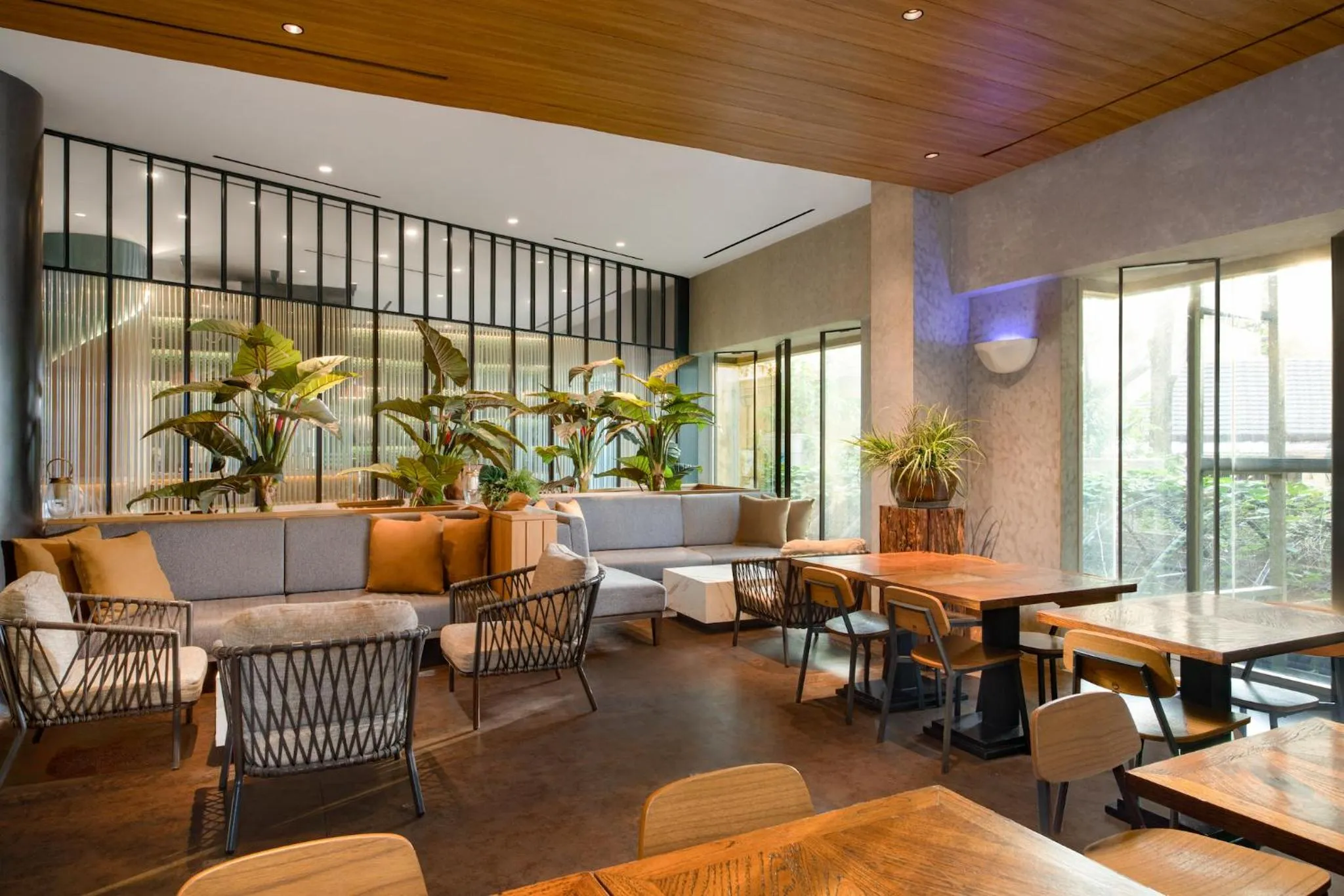 Restaurant/places to eat in Oakwood Suites Kuningan Jakarta