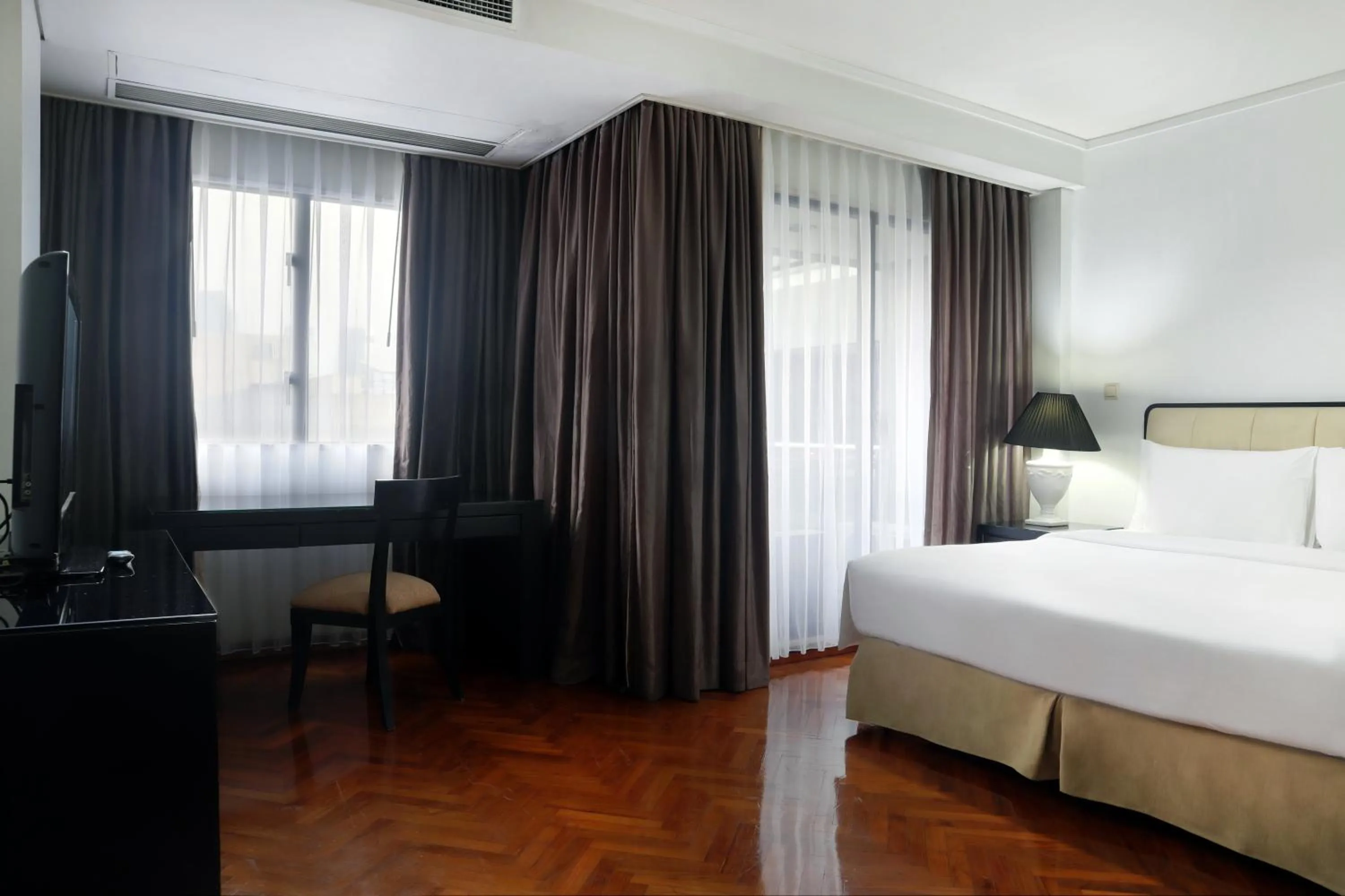 Property building, Bed in Oakwood Suites Kuningan Jakarta