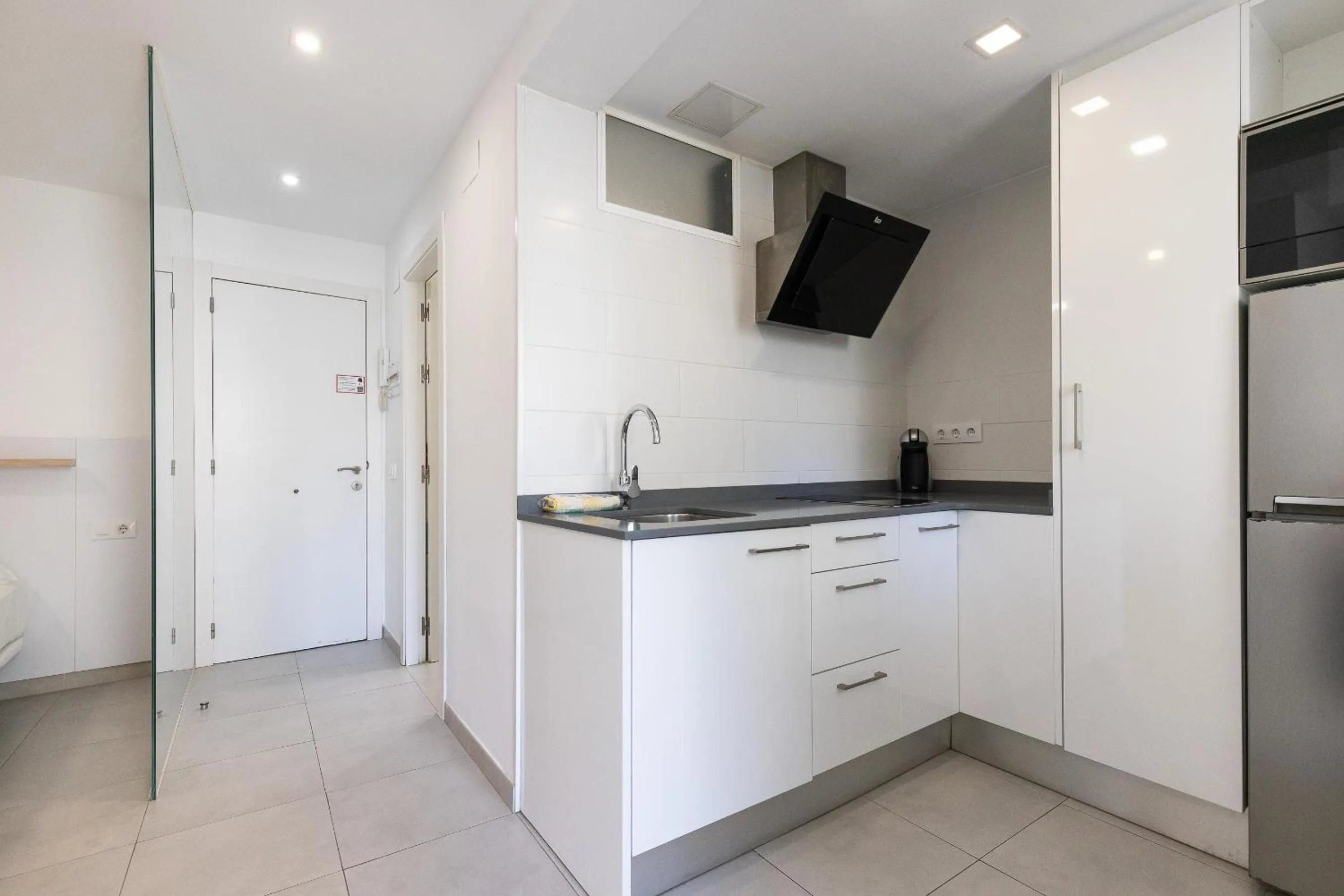 Kitchen or kitchenette in Rentalmar Aries Plus