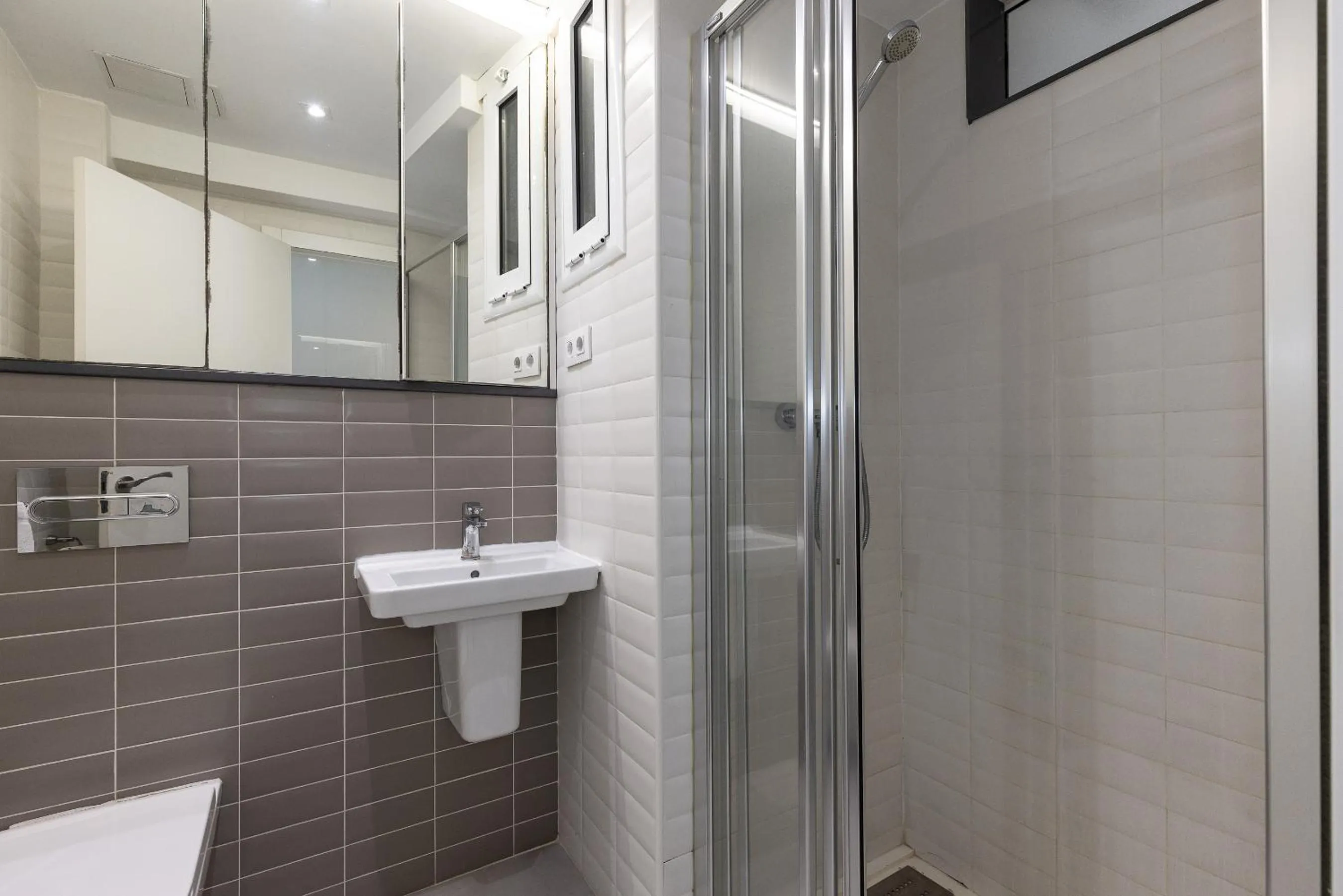 Bathroom in Rentalmar Aries Plus