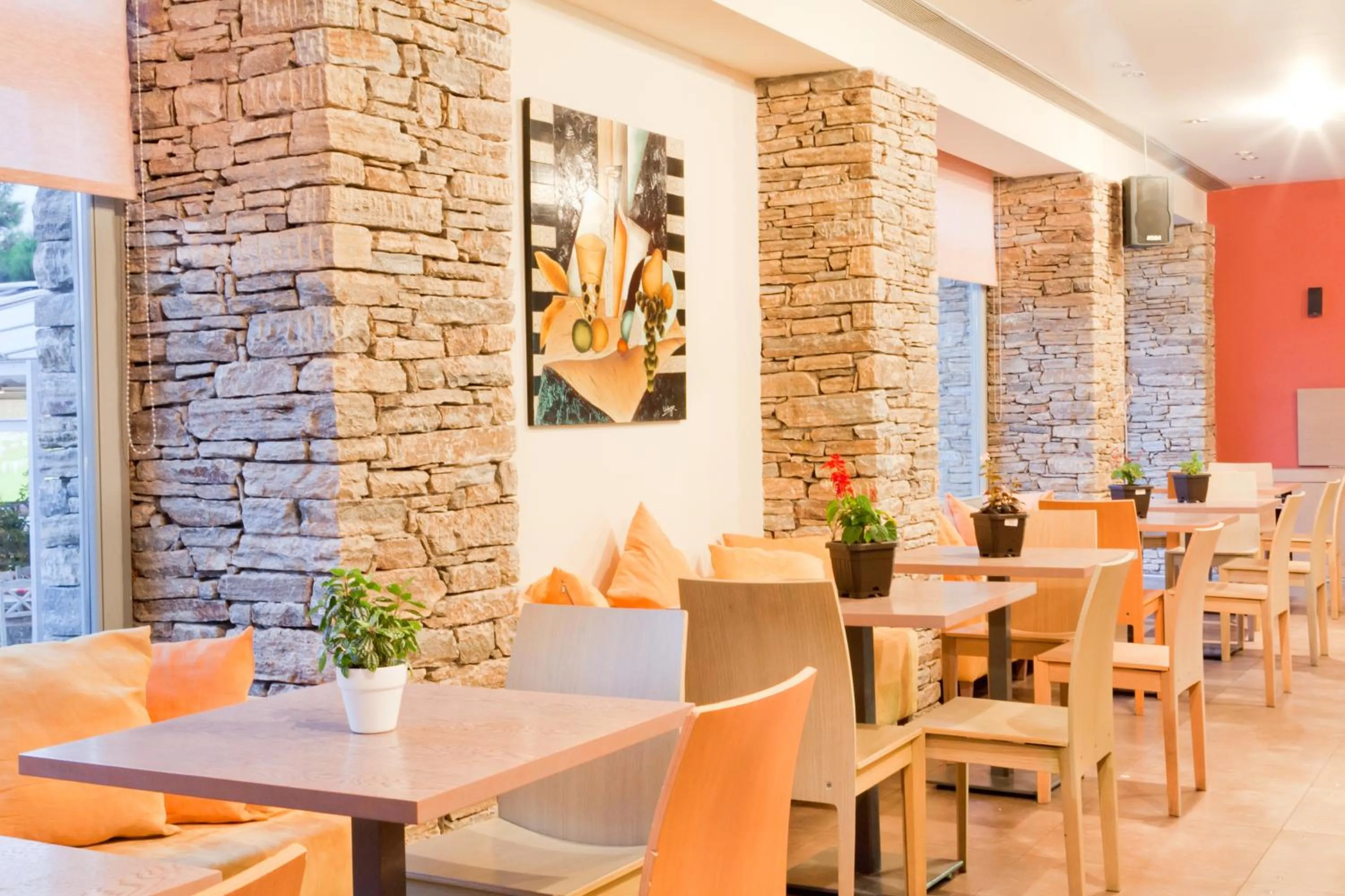 Restaurant/places to eat in Astros Beach Boutique Hotel