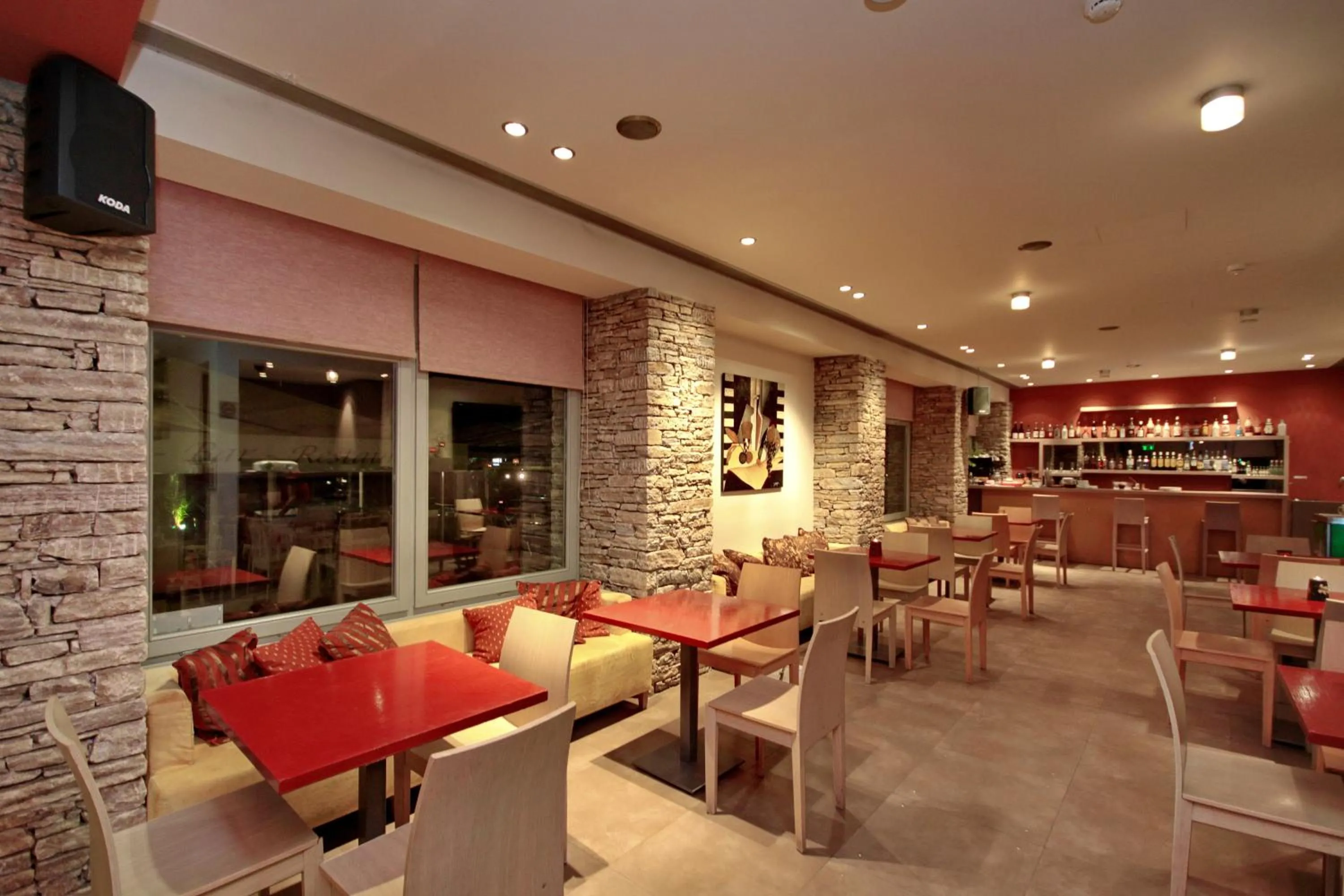 Restaurant/places to eat in Astros Beach Boutique Hotel