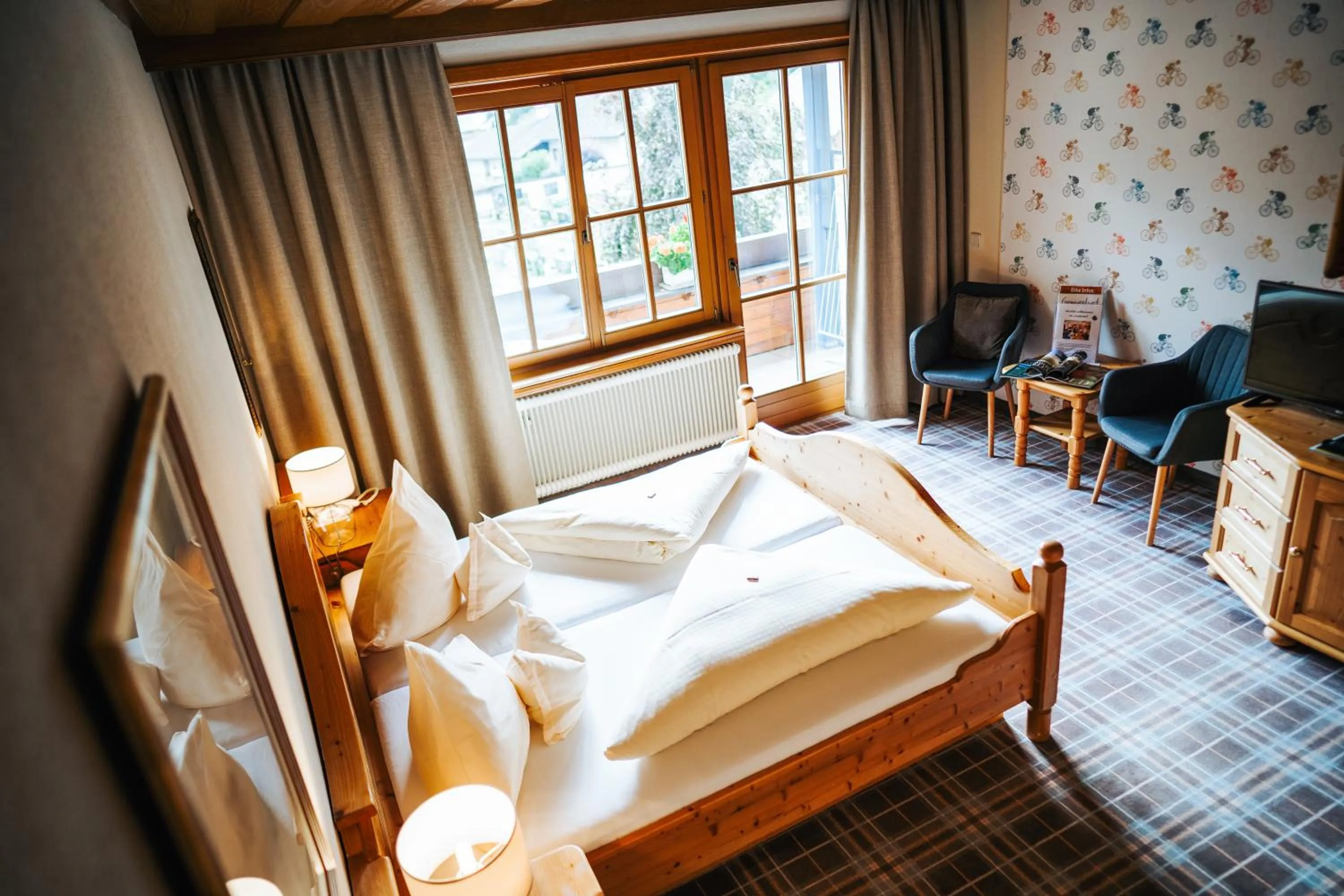 Photo of the whole room, Bed in Landhotel Lindenhof