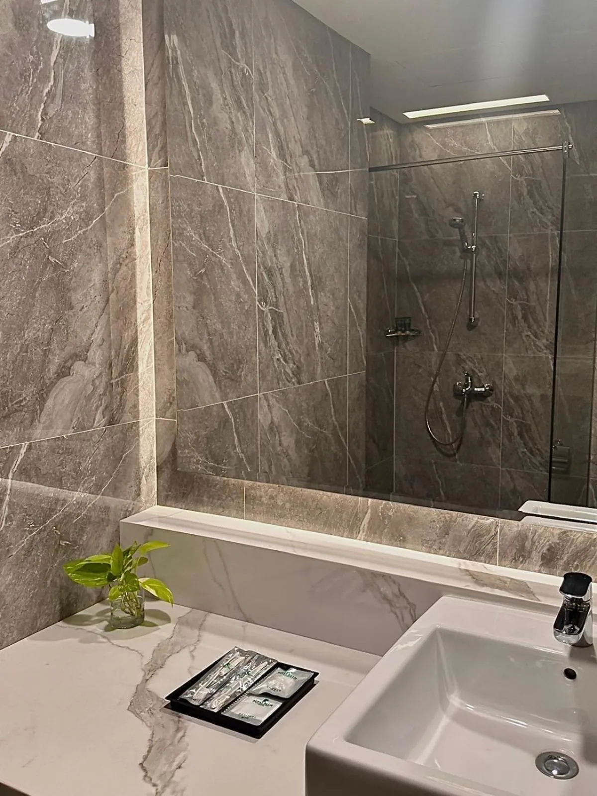 Bathroom in Royal Palm Hotel & Conference Center Cengkareng