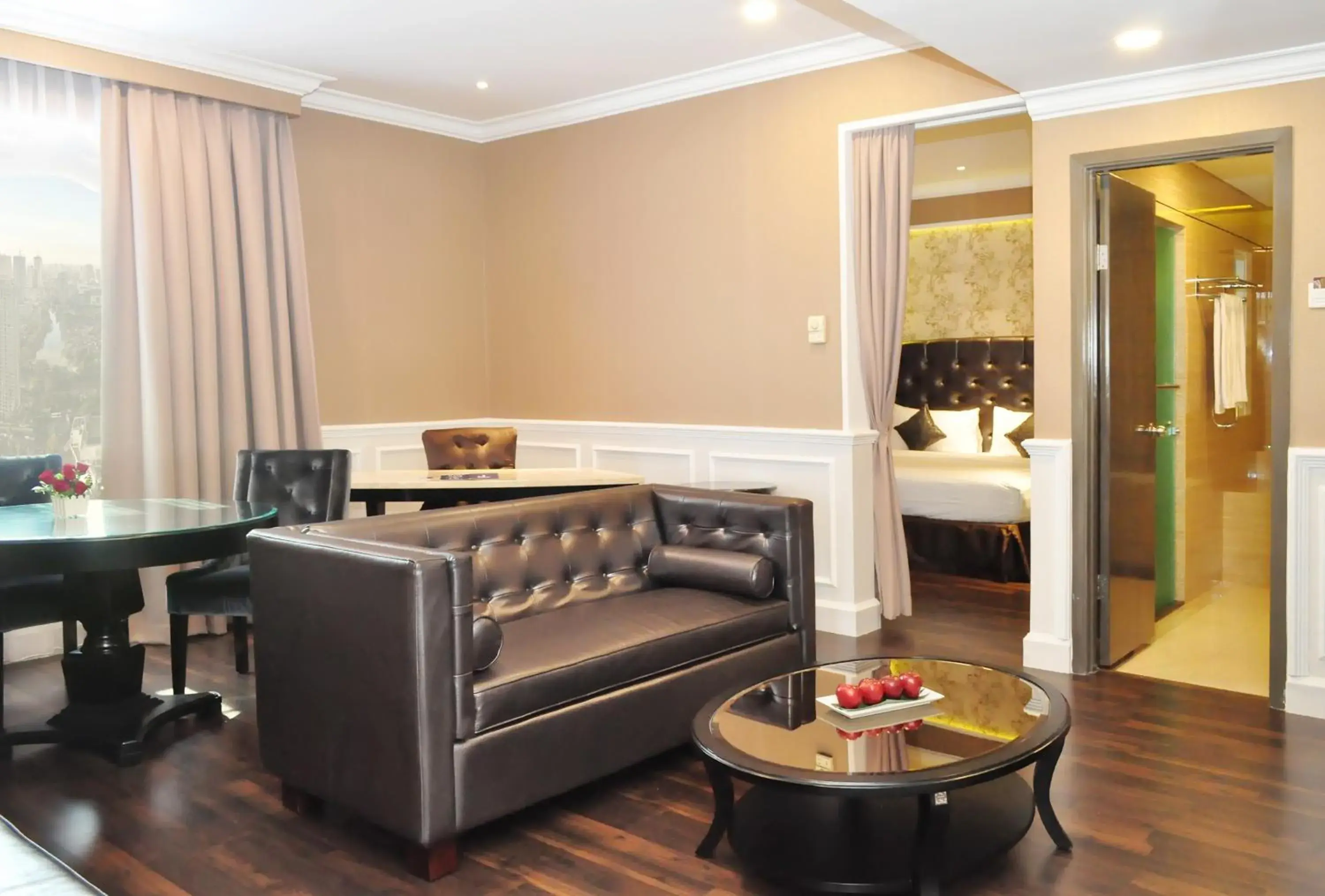 Living room in Royal Palm Hotel & Conference Center Cengkareng Living room in Royal Palm Hotel & Conference Center Cengkareng