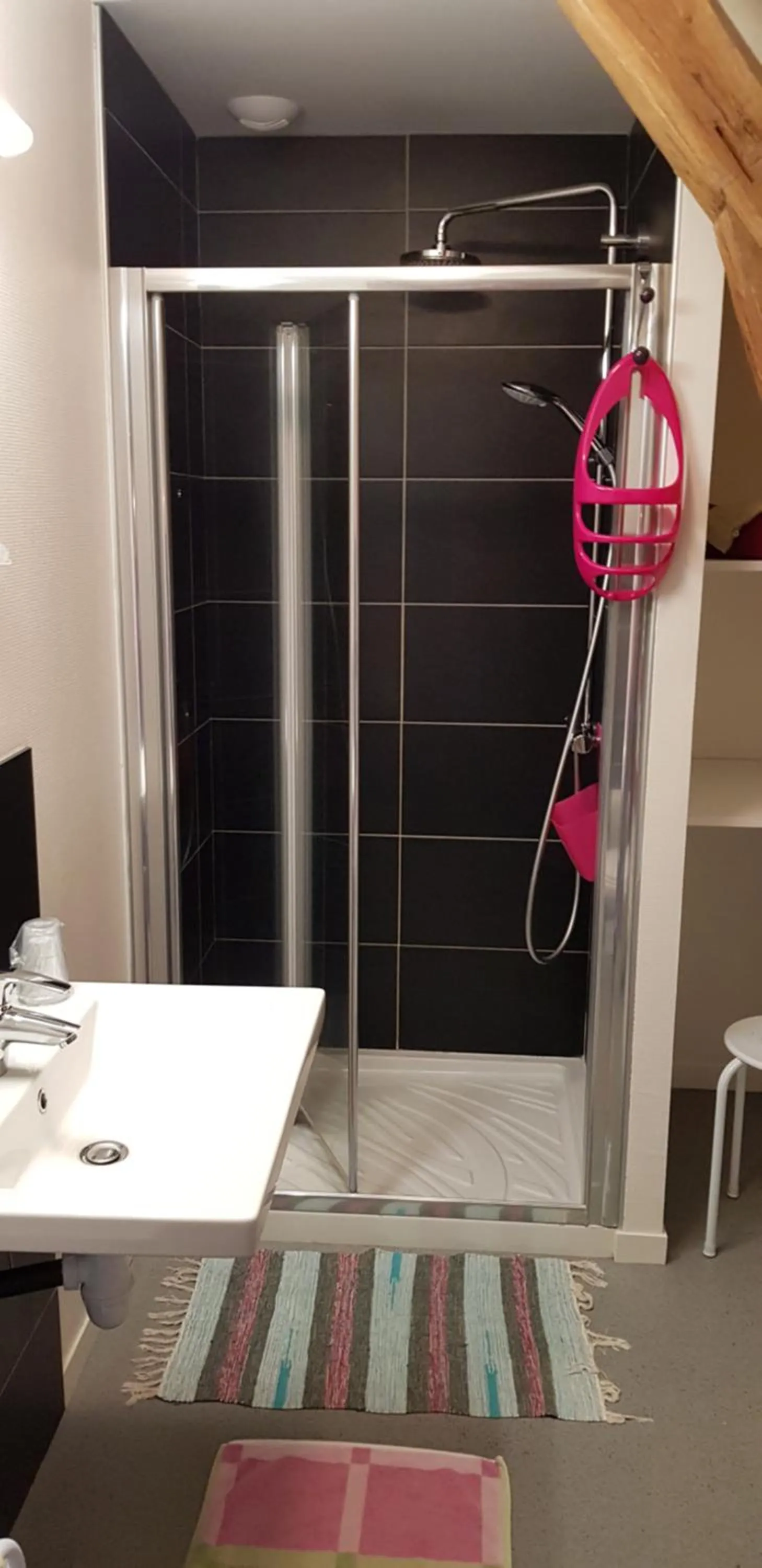 Shower in Au Bosquet Fleuri