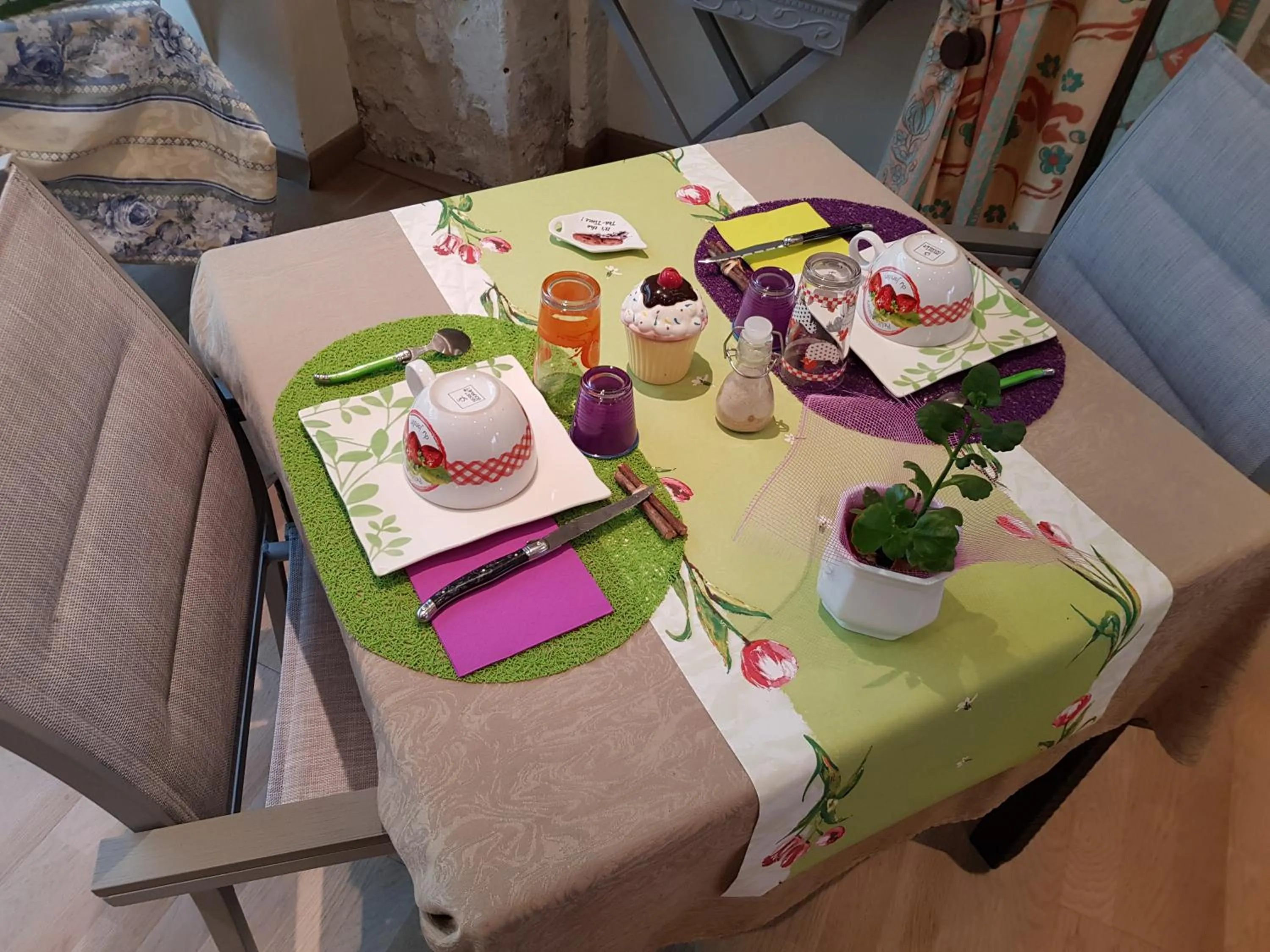 Restaurant/places to eat in Au Bosquet Fleuri