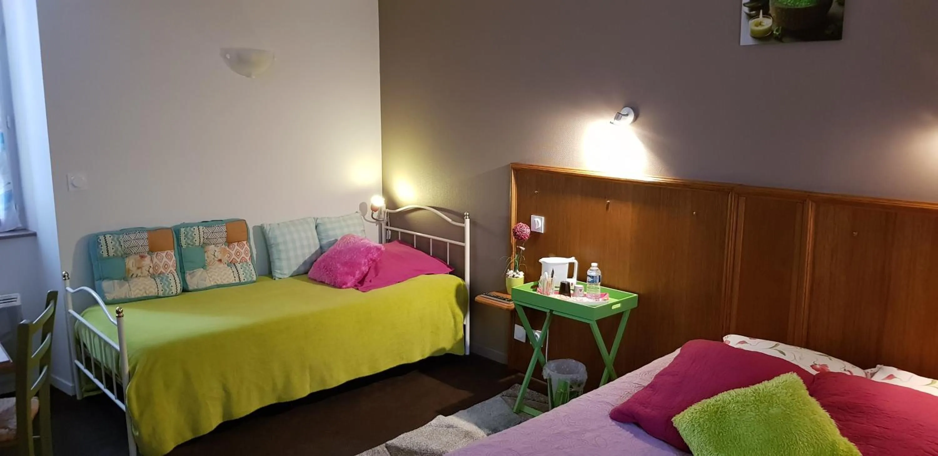 Photo of the whole room, Bed in Au Bosquet Fleuri