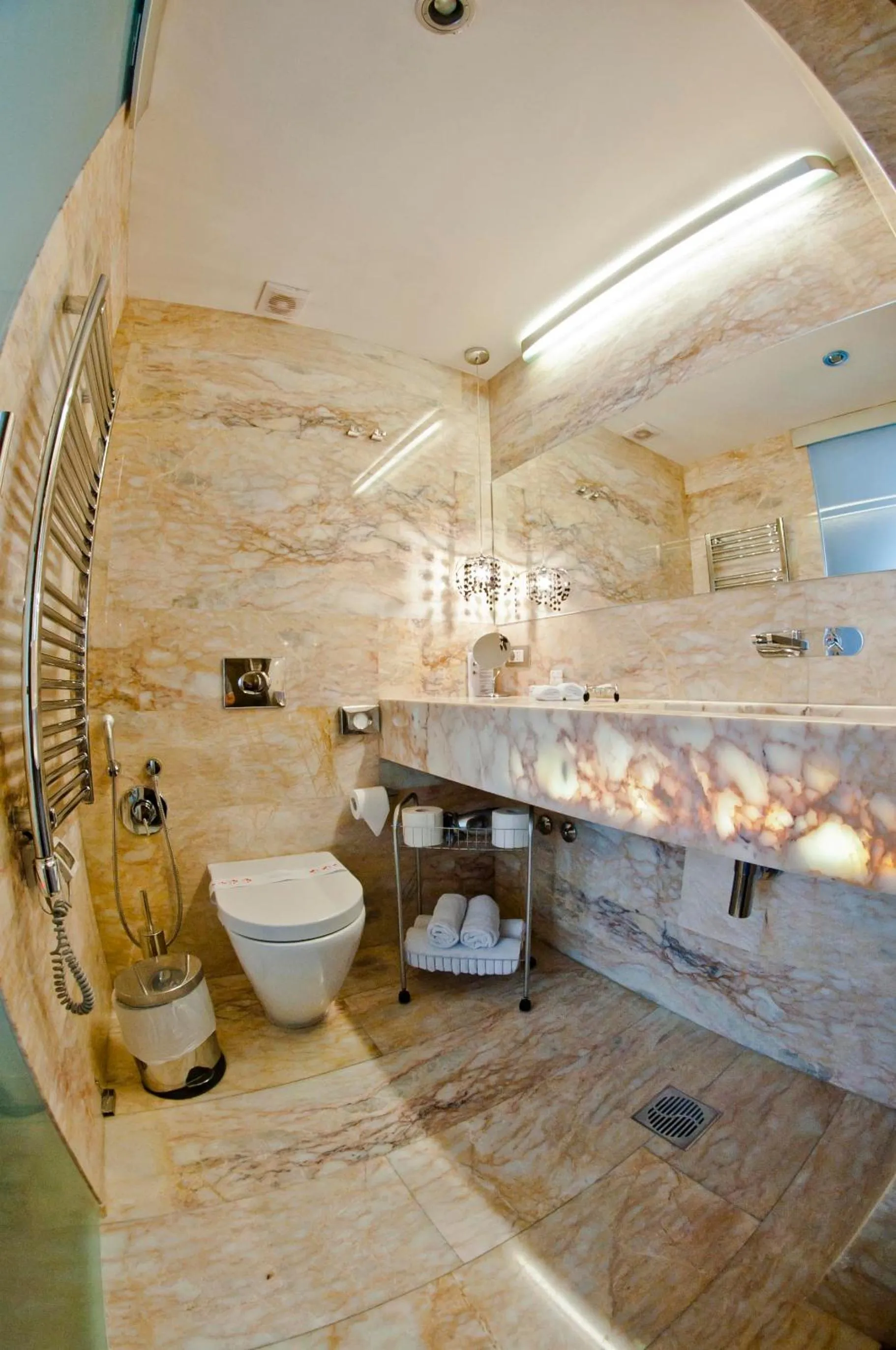 Toilet in Boutique Hotel Astoria