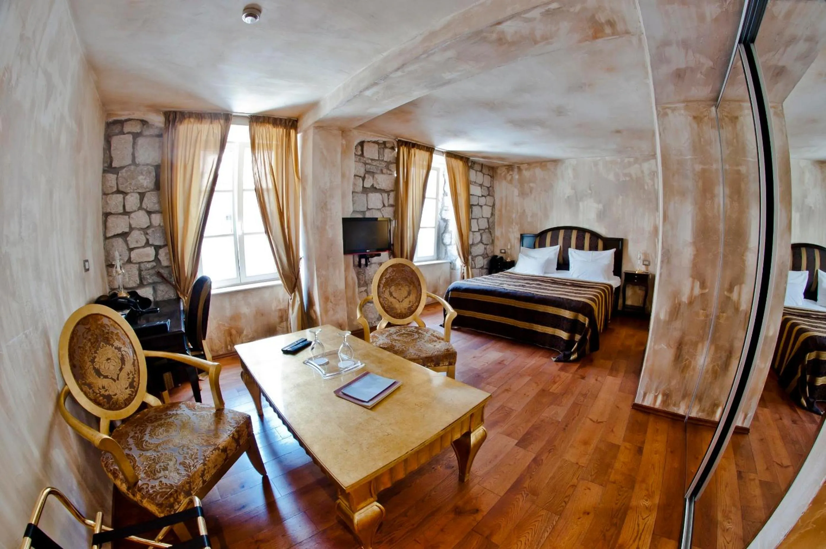 Bed in Boutique Hotel Astoria