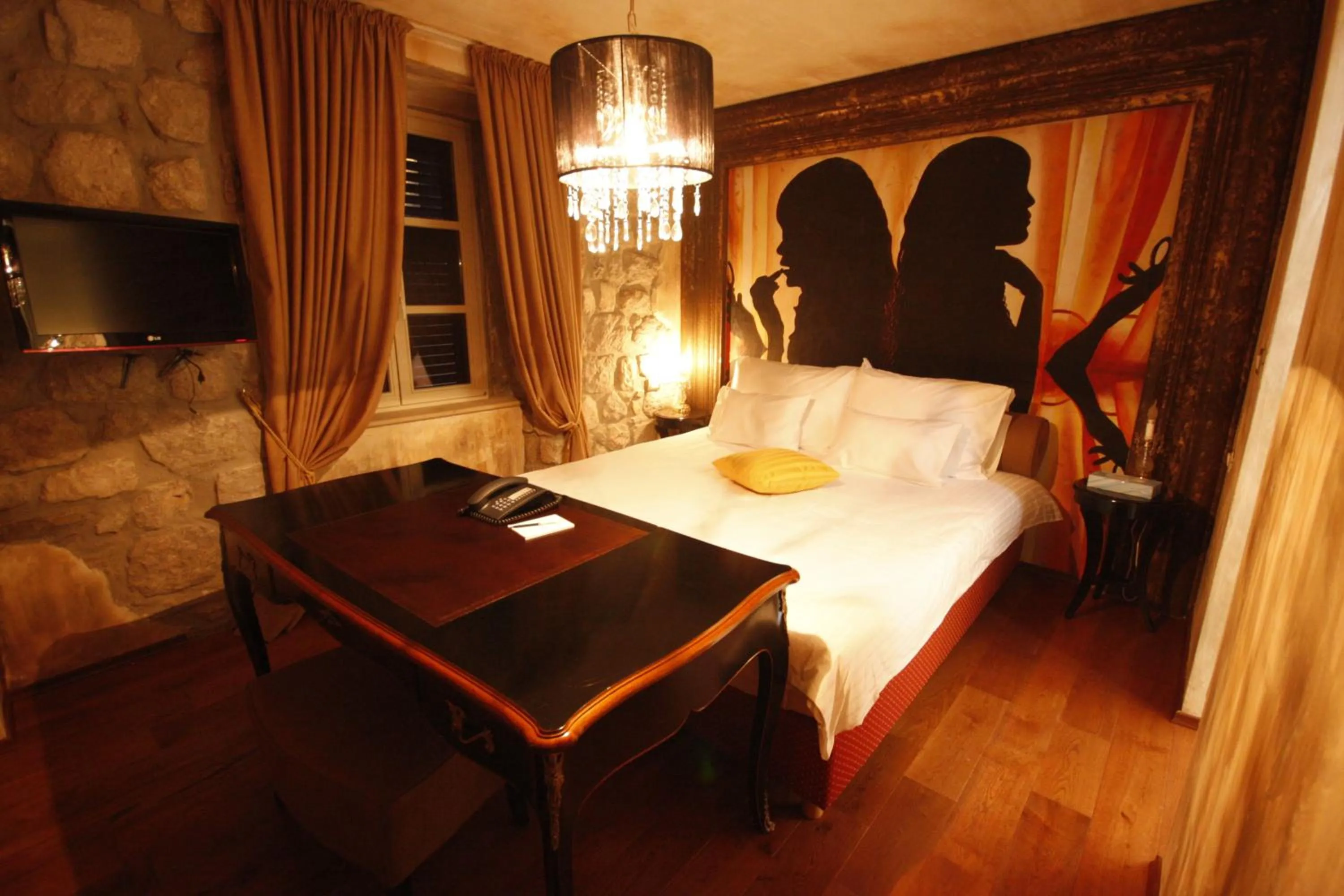 Bed in Boutique Hotel Astoria