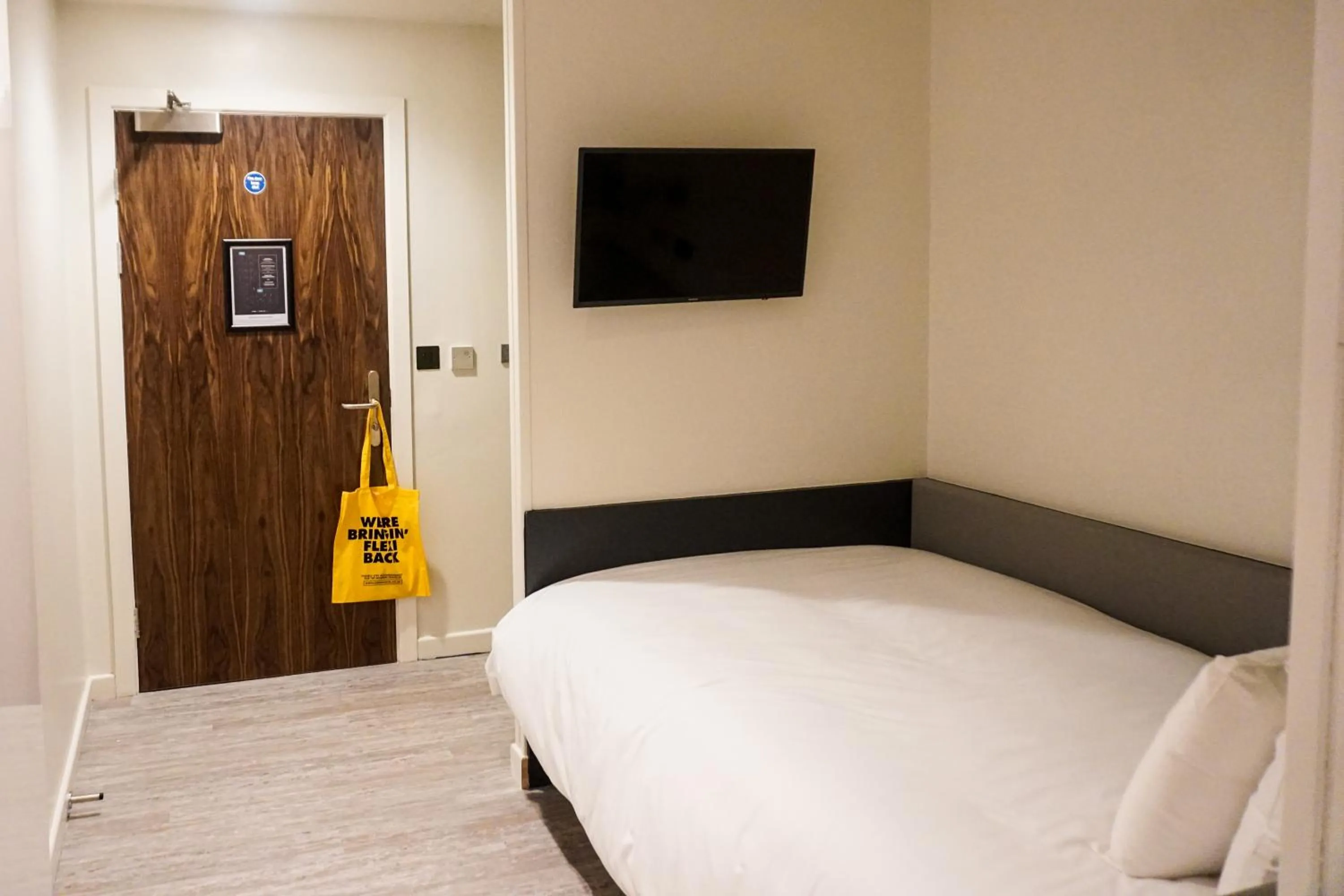 acessibility, Bed in Jonas Hotel