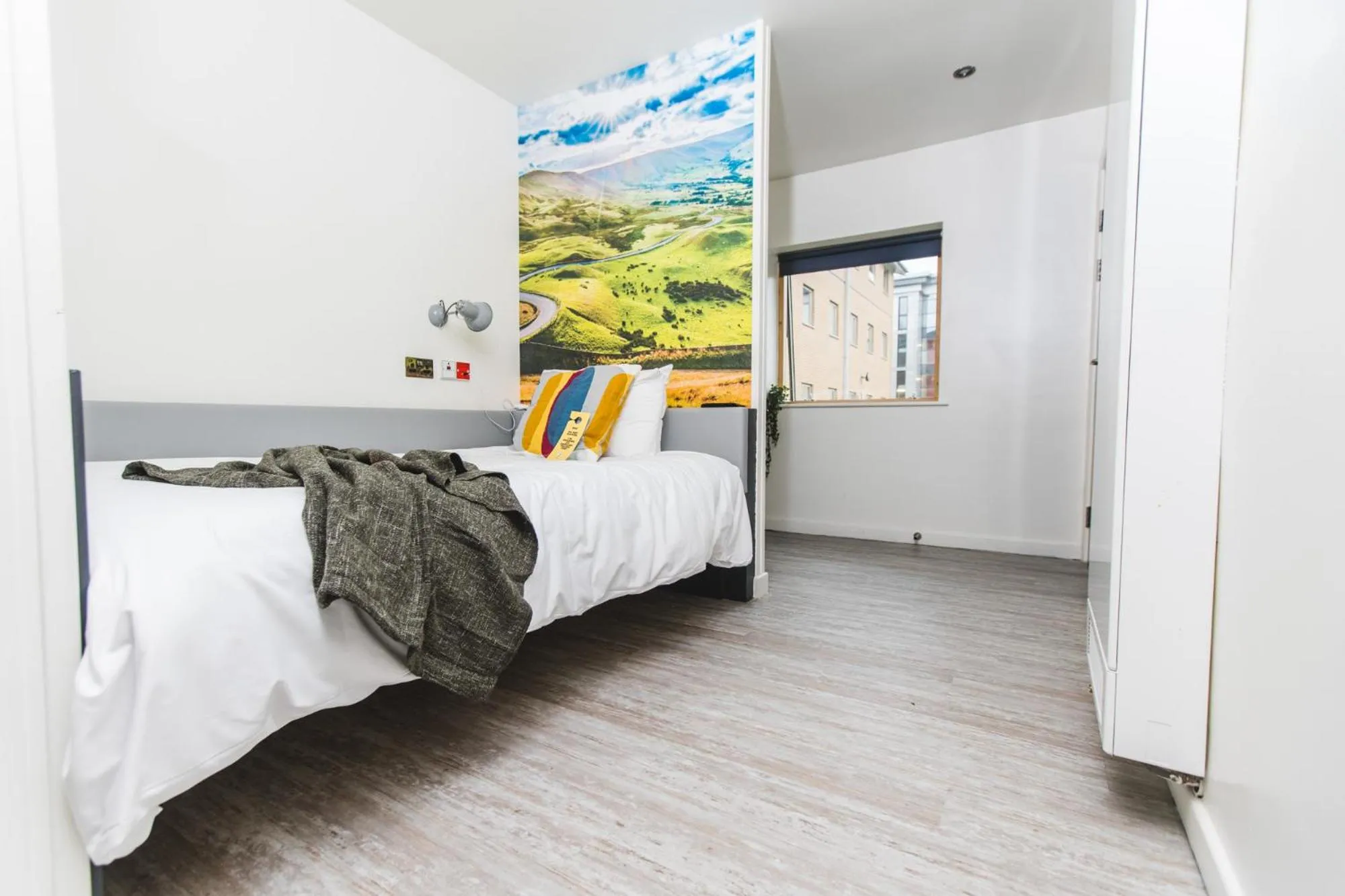 Bedroom, Bed in Jonas Hotel