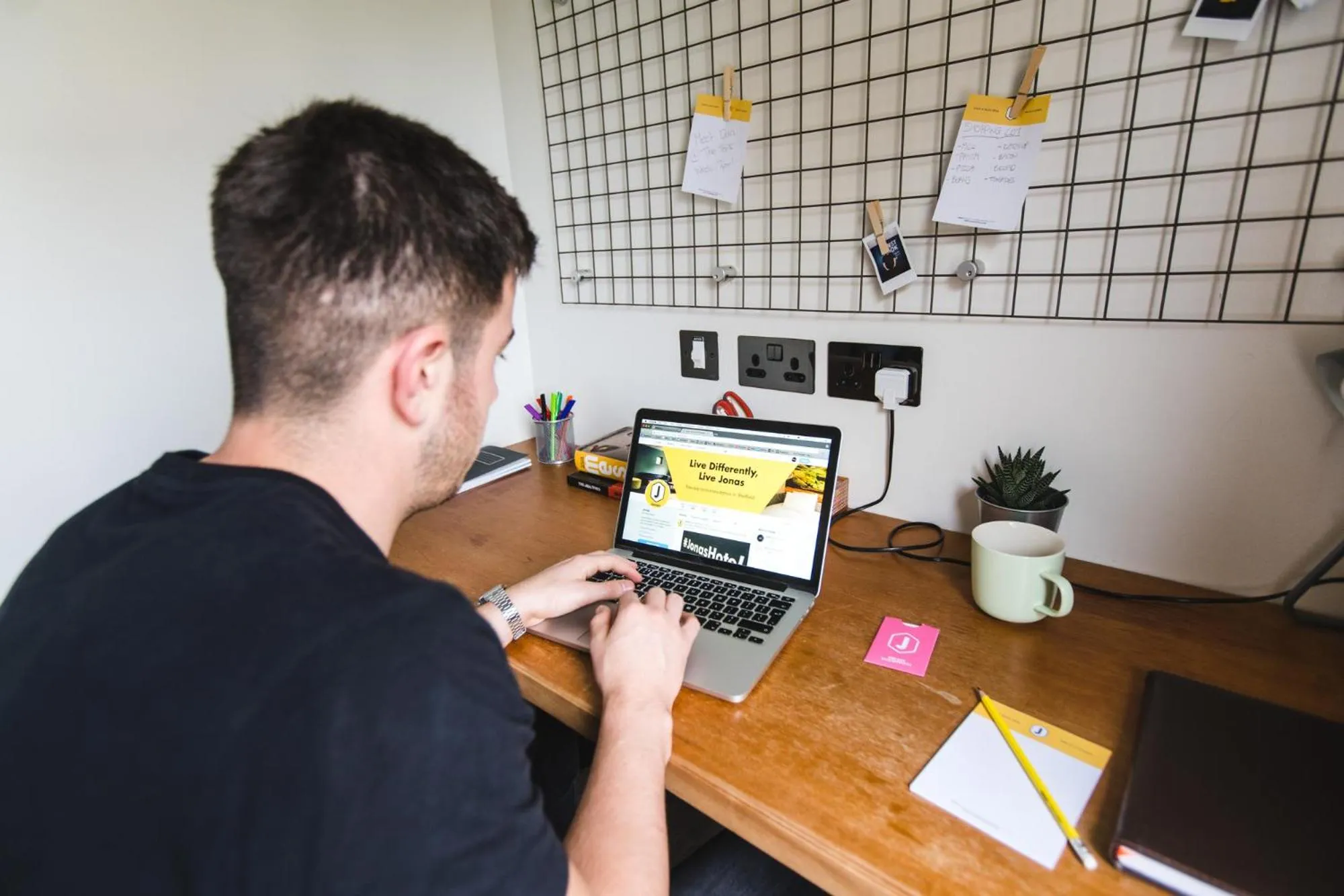 Bedroom in Jonas Hotel