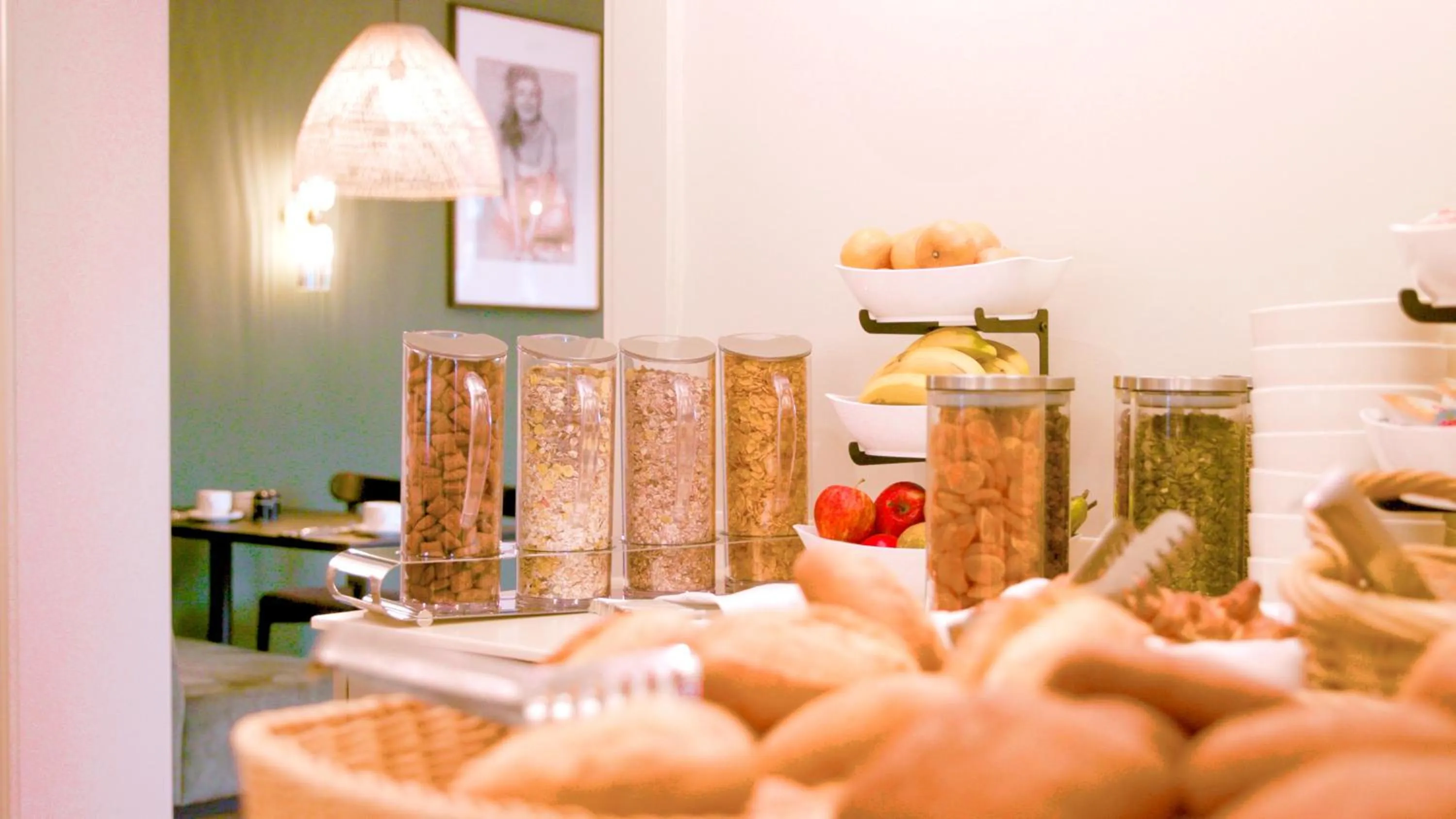 Buffet breakfast in Hotel Binzer Hof