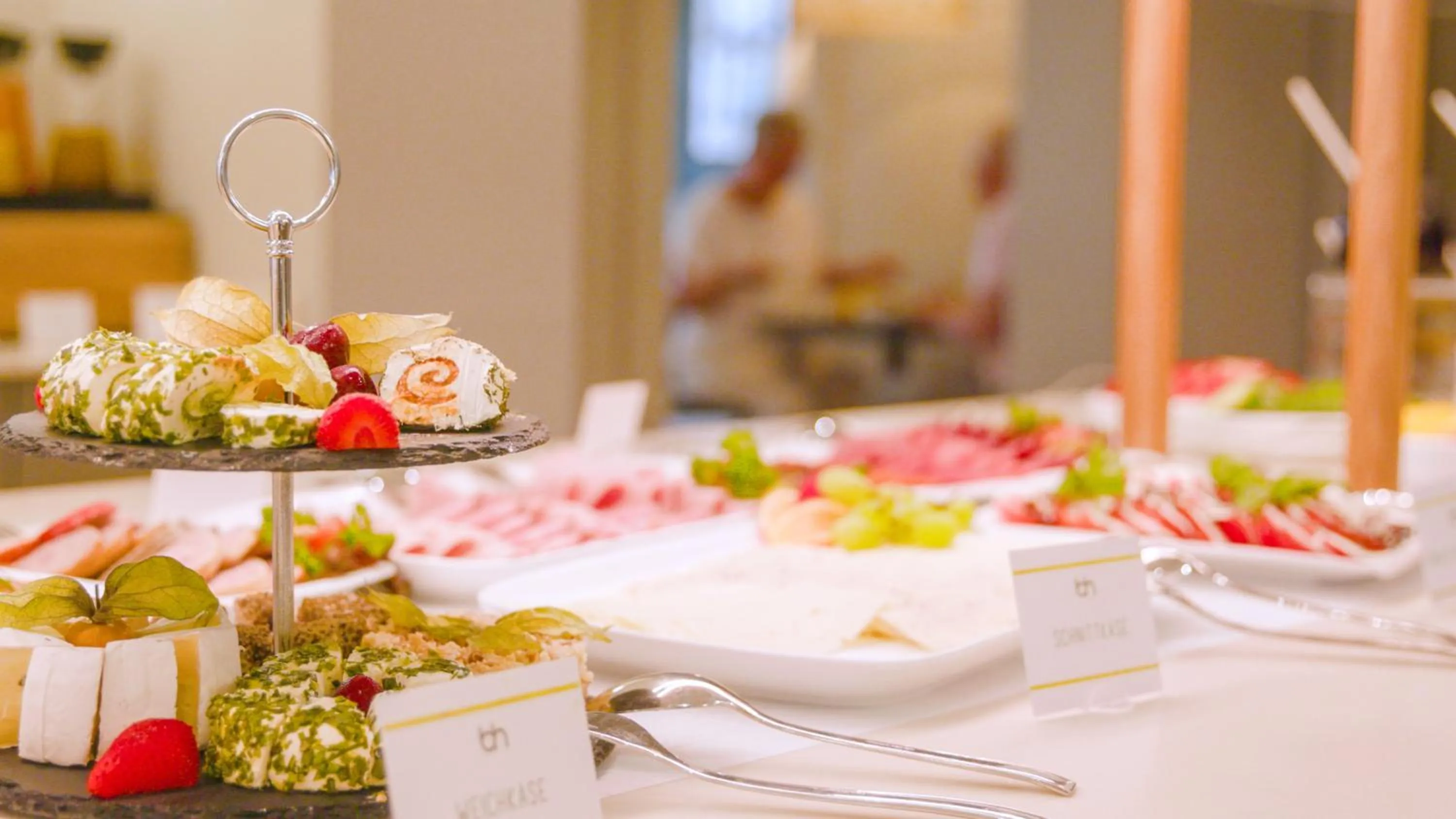 Buffet breakfast in Hotel Binzer Hof