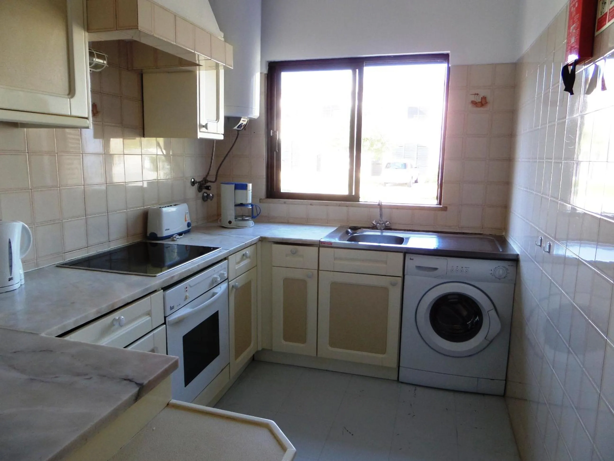 Kitchen or kitchenette in Turiquintas