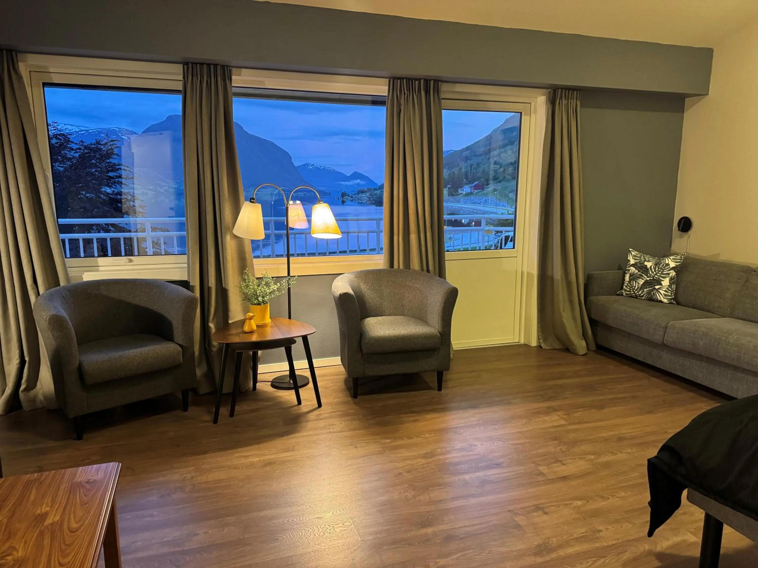 Photo of the whole room in Grand Hotel Skei - Unike Hoteller