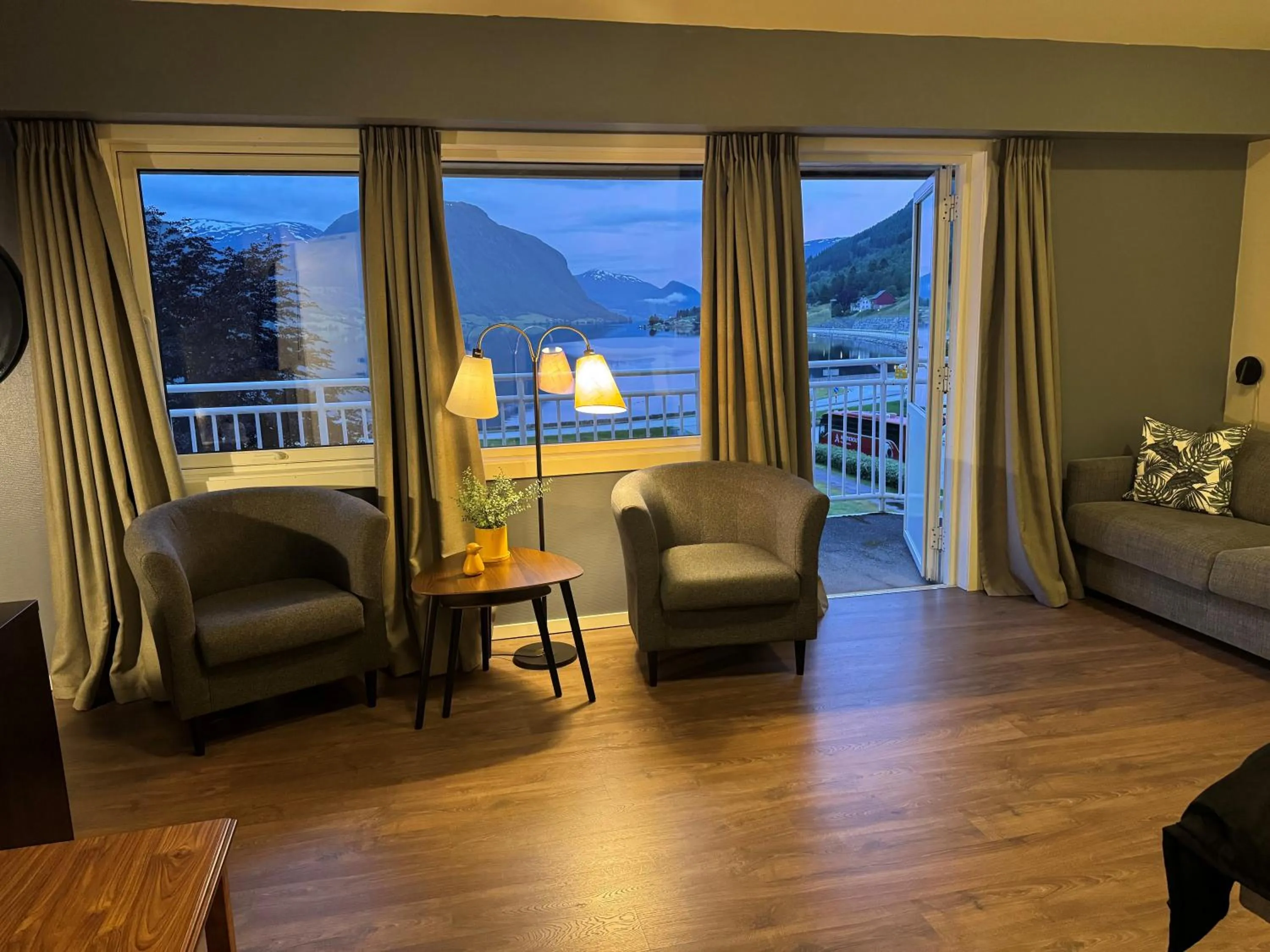 Photo of the whole room in Grand Hotel Skei - Unike Hoteller