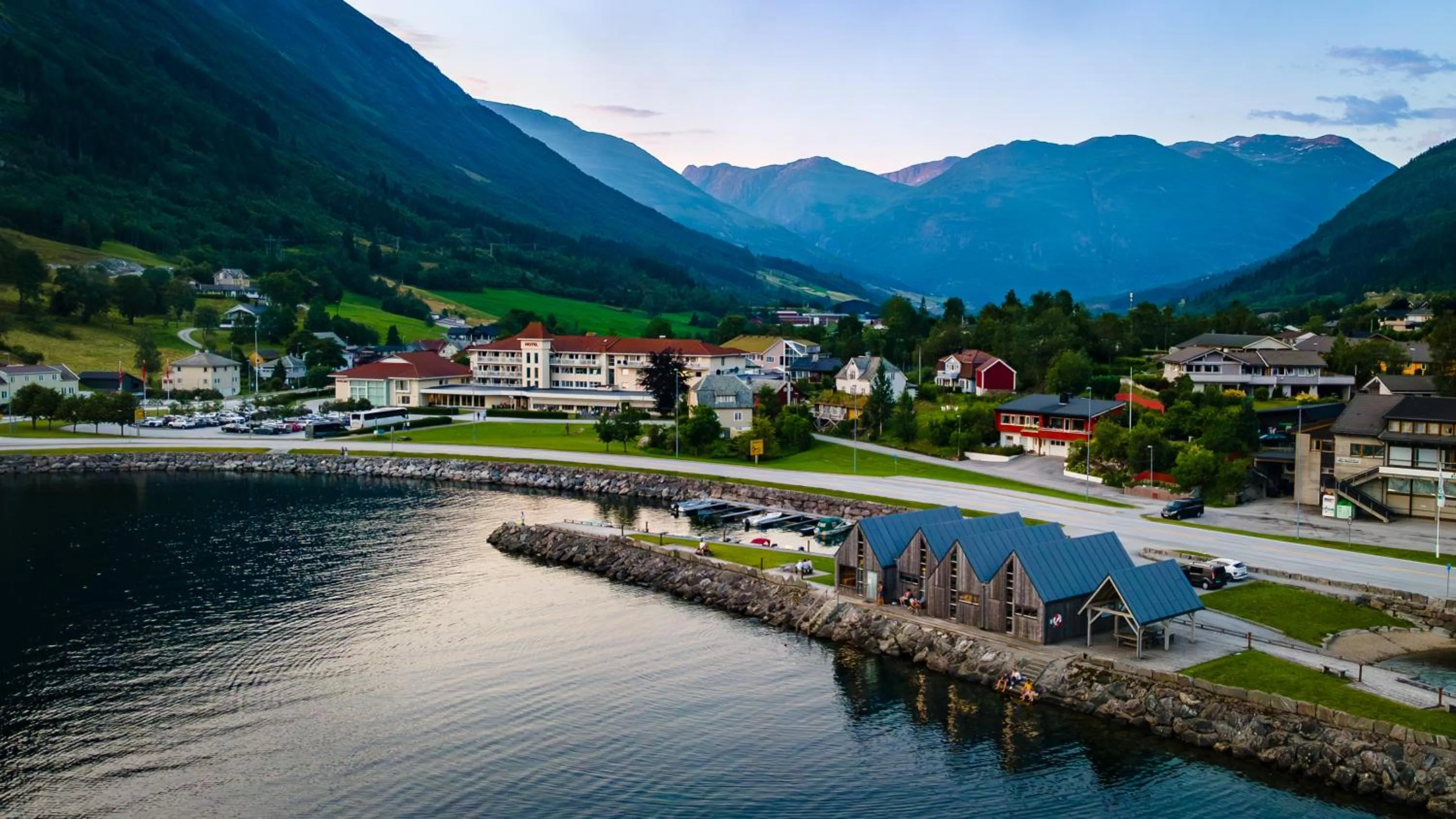 Property building in Grand Hotel Skei - Unike Hoteller