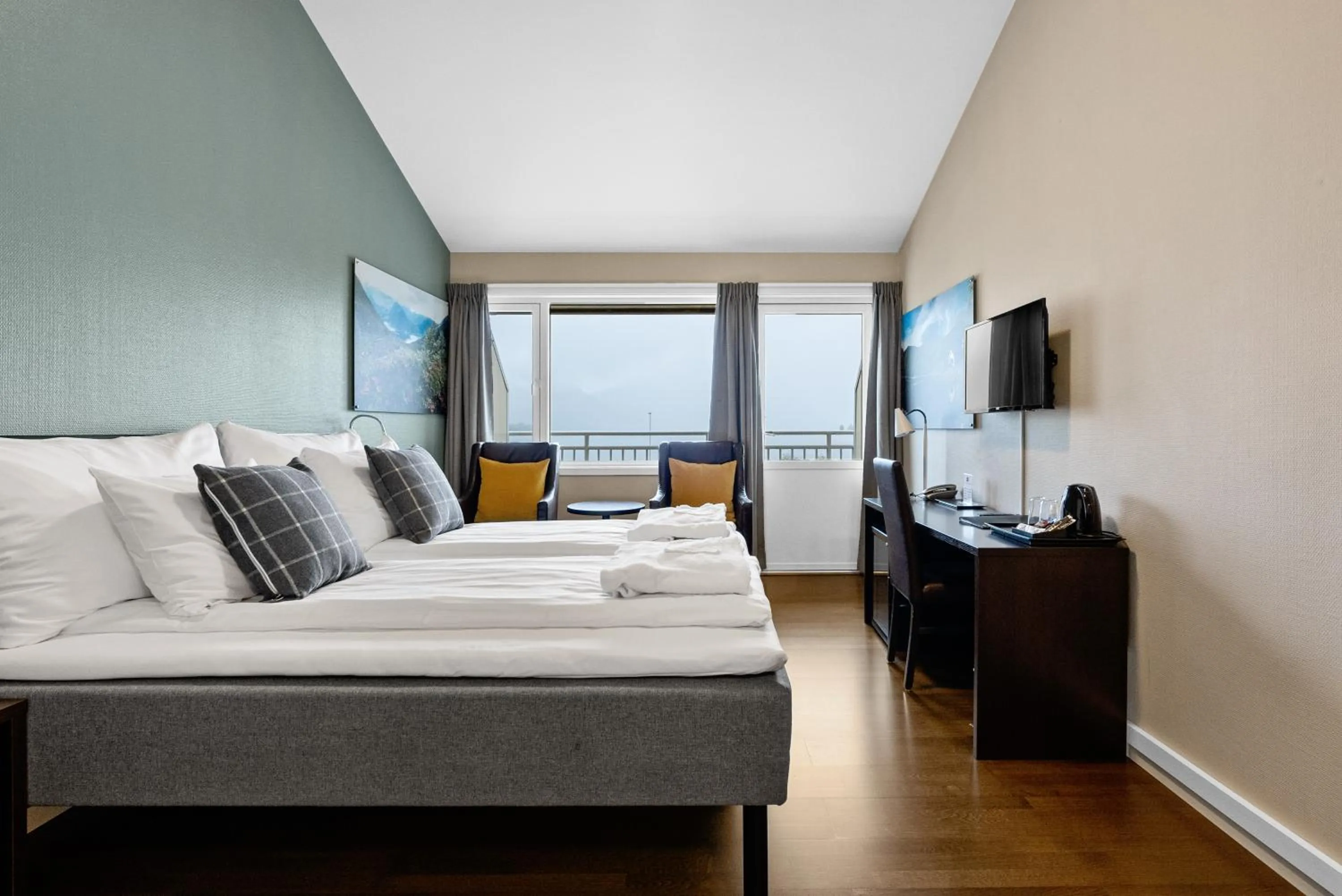 Bedroom, Bed in Thon PartnerHotel Jølster