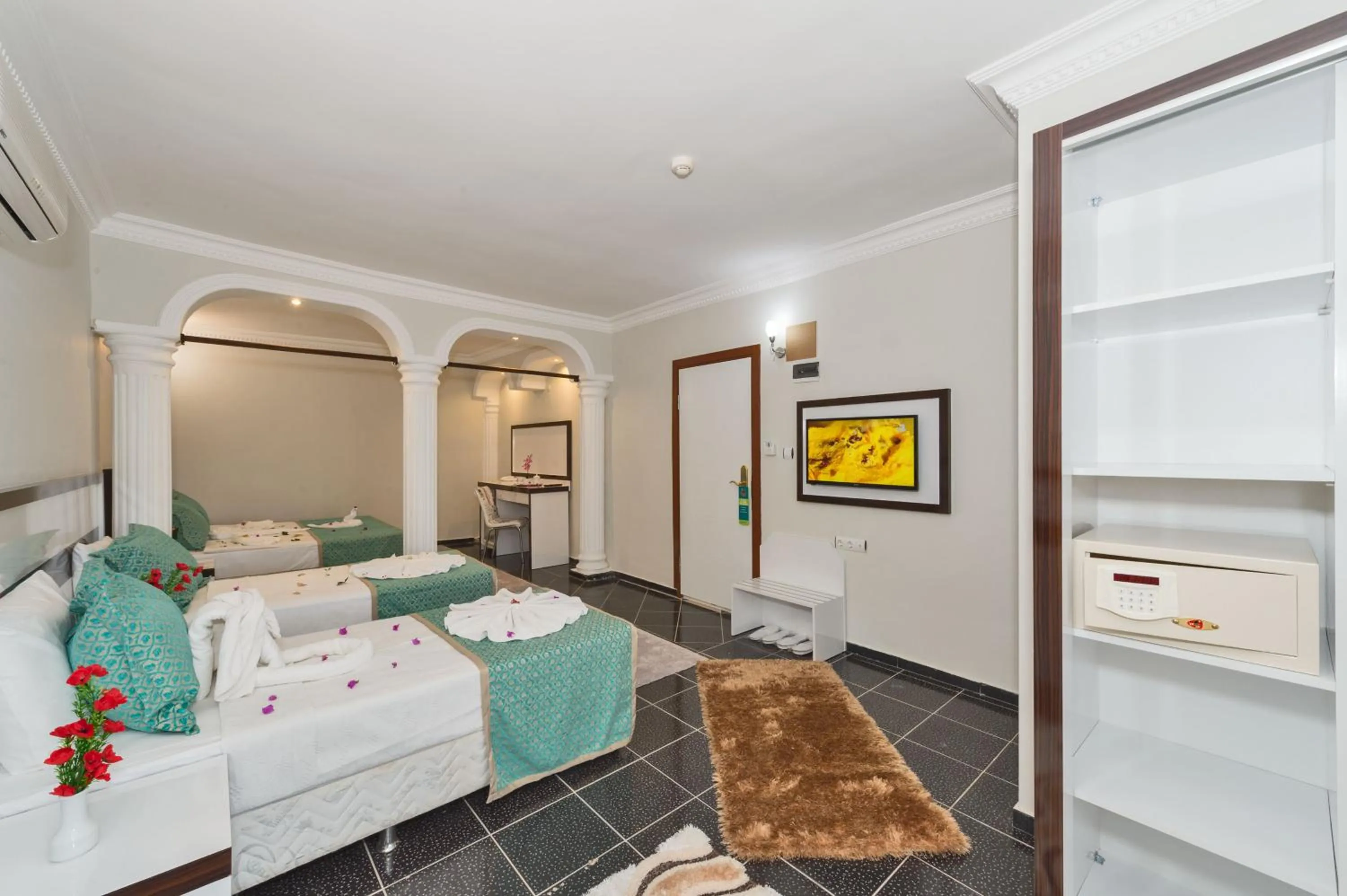 Photo of the whole room, Bed in Otel Carpe Diem Gold