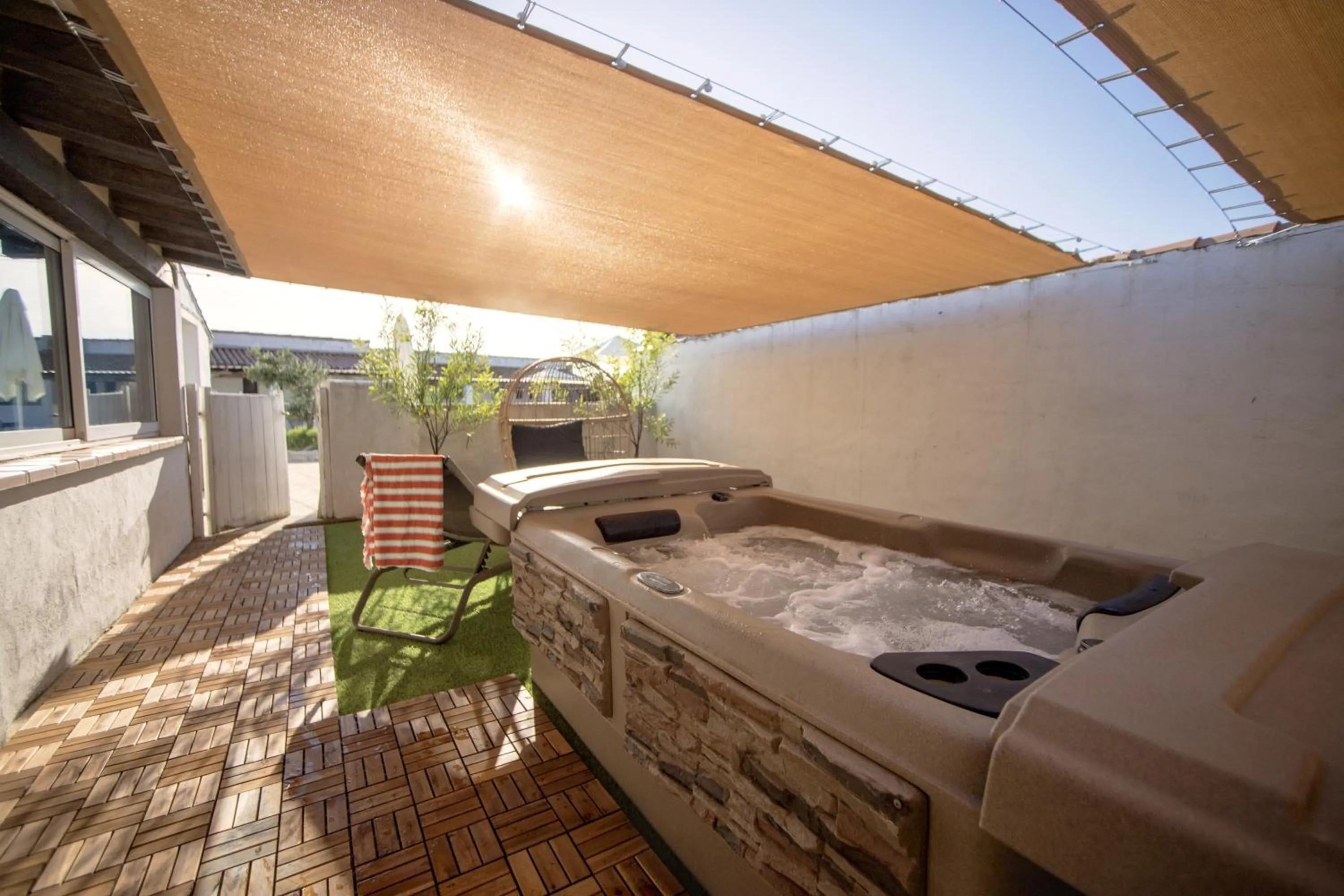Hot Tub in Hôtel La Palunette
