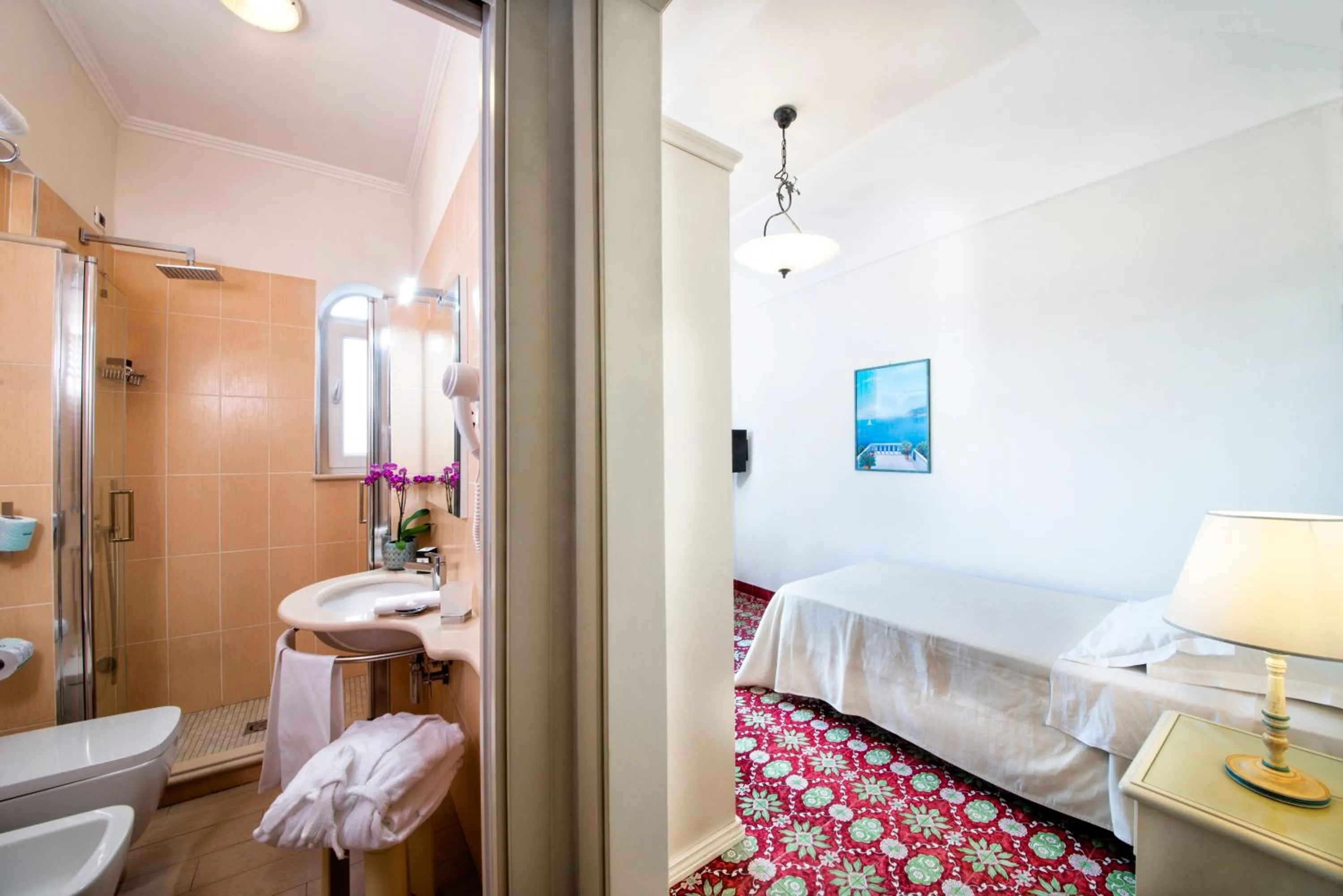 Shower in Hotel San Lorenzo Thermal Spa