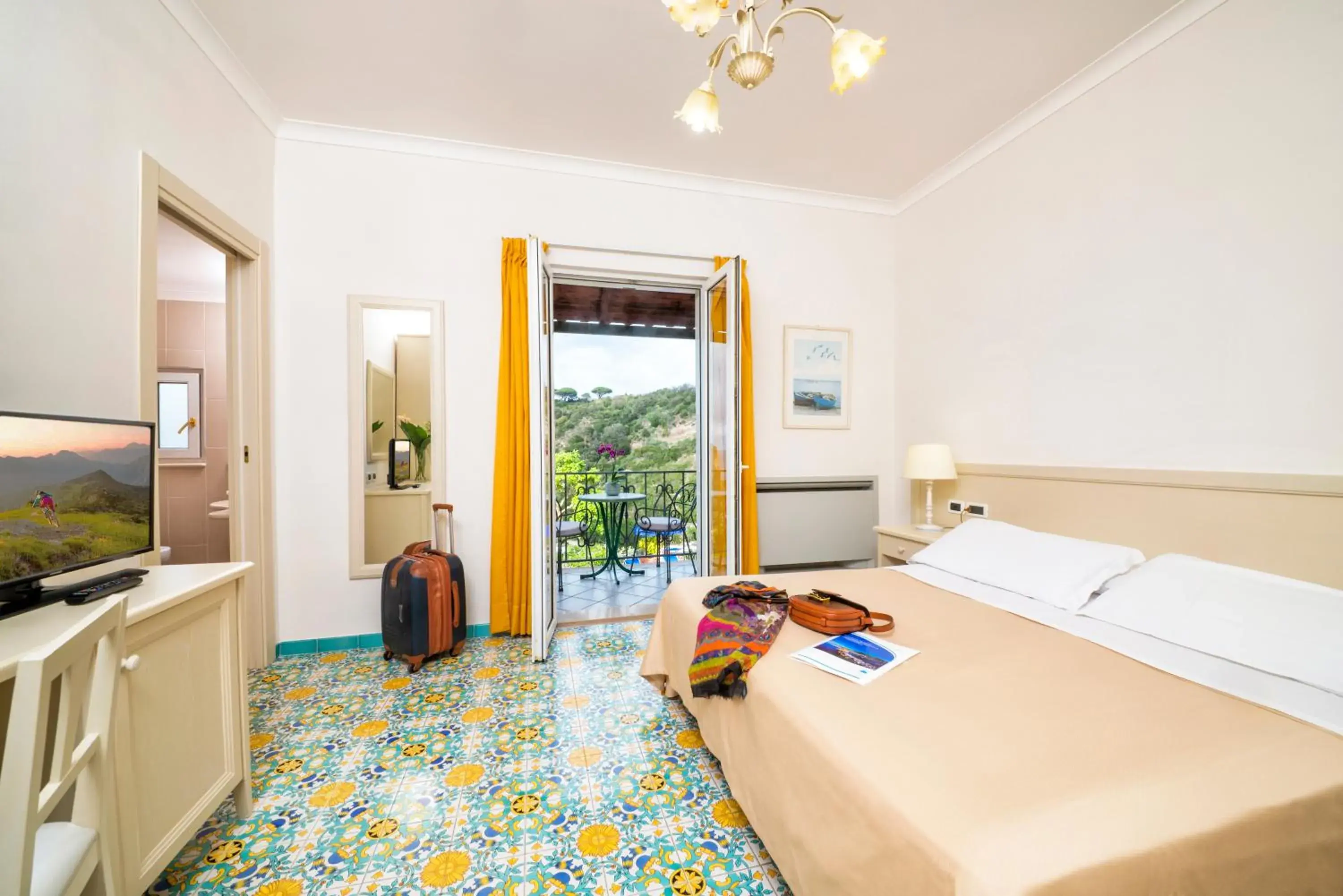 Double or Twin Room with Sea View and Balcony in Hotel San Lorenzo Thermal Spa Double or Twin Room with Sea View and Balcony in Hotel San Lorenzo Thermal Spa