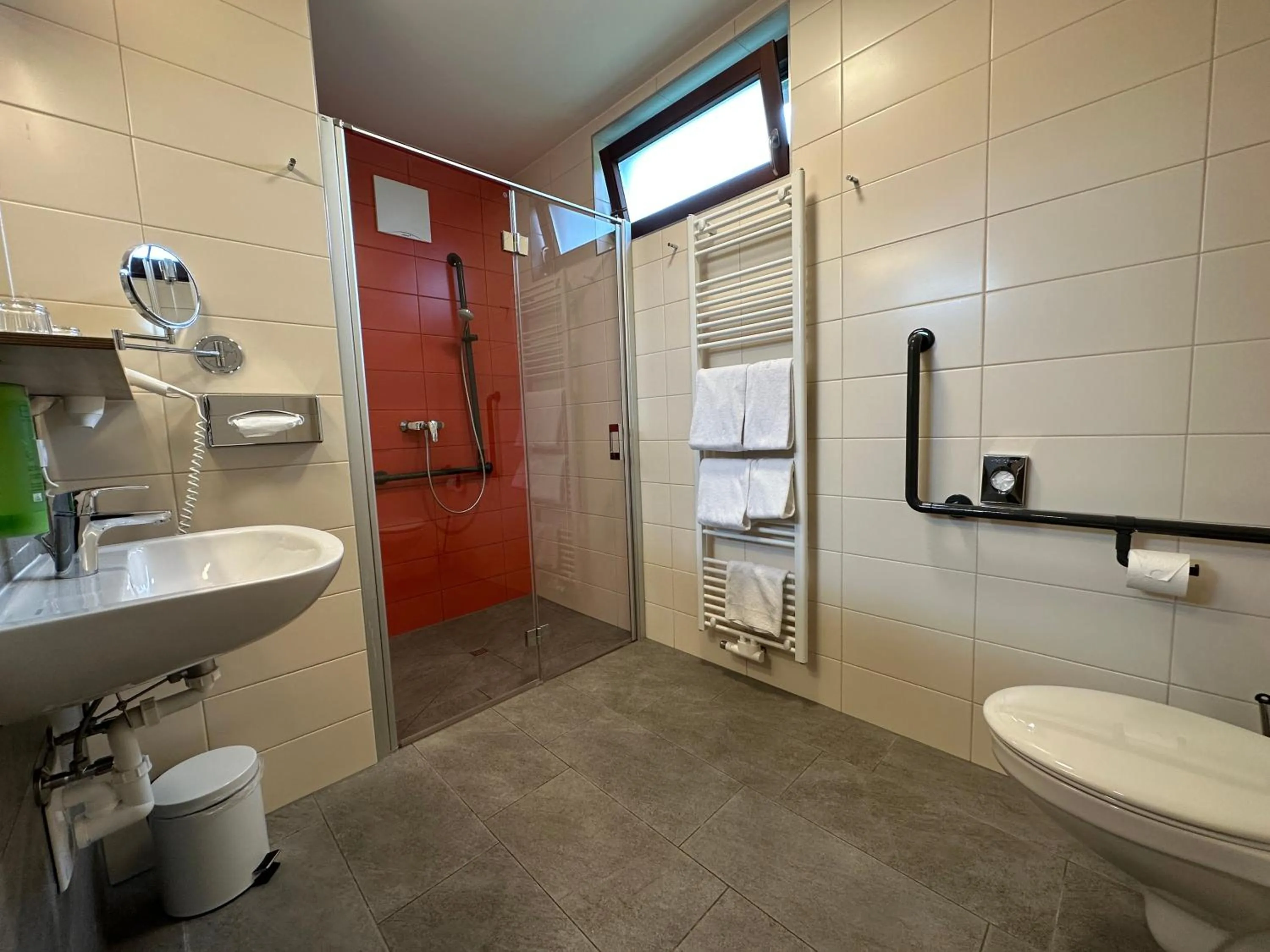 Shower in JUFA Hotel Graz Süd - Self Check-in