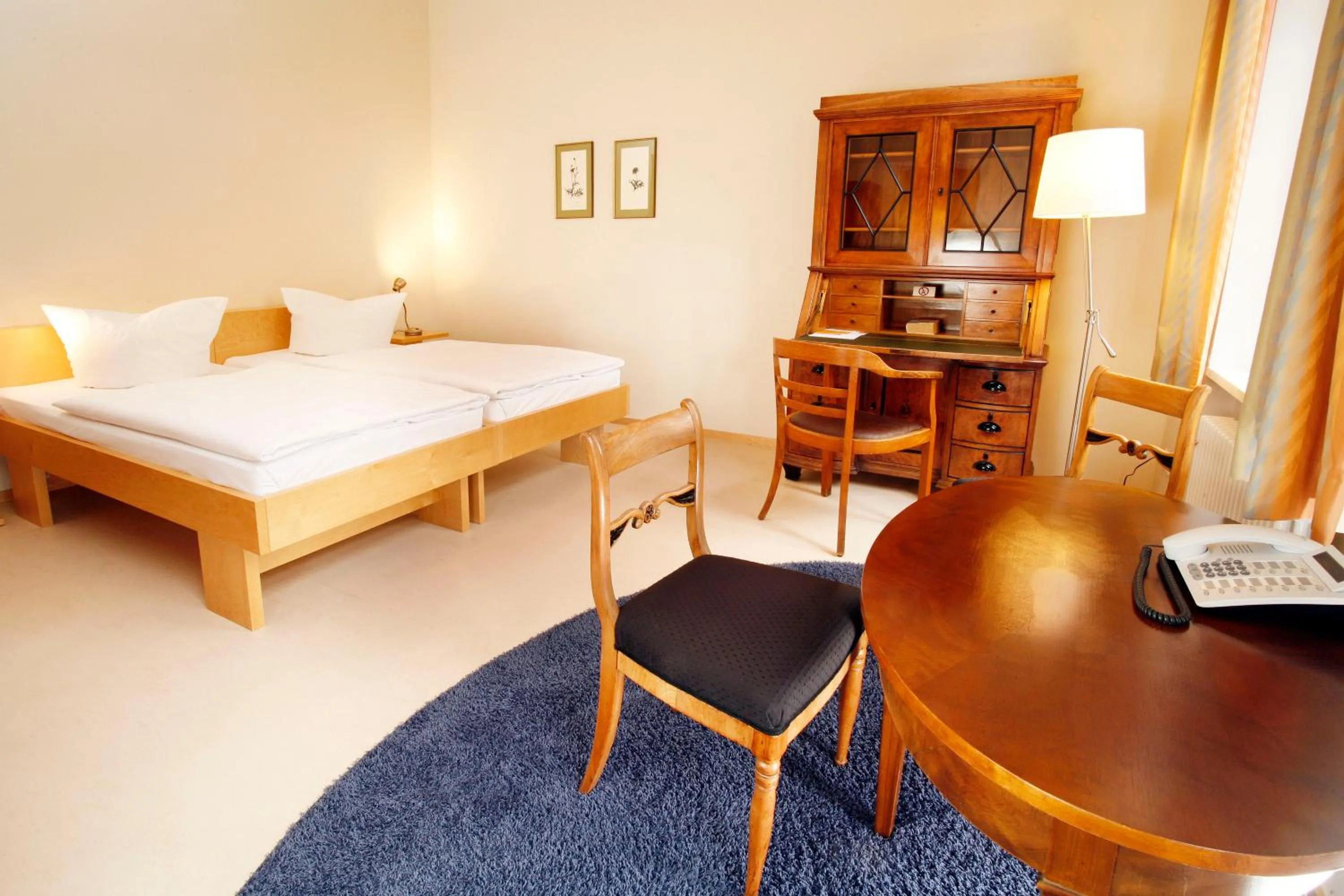 Photo of the whole room, Bed in Gäste- und Tagungshaus am Glockengarten