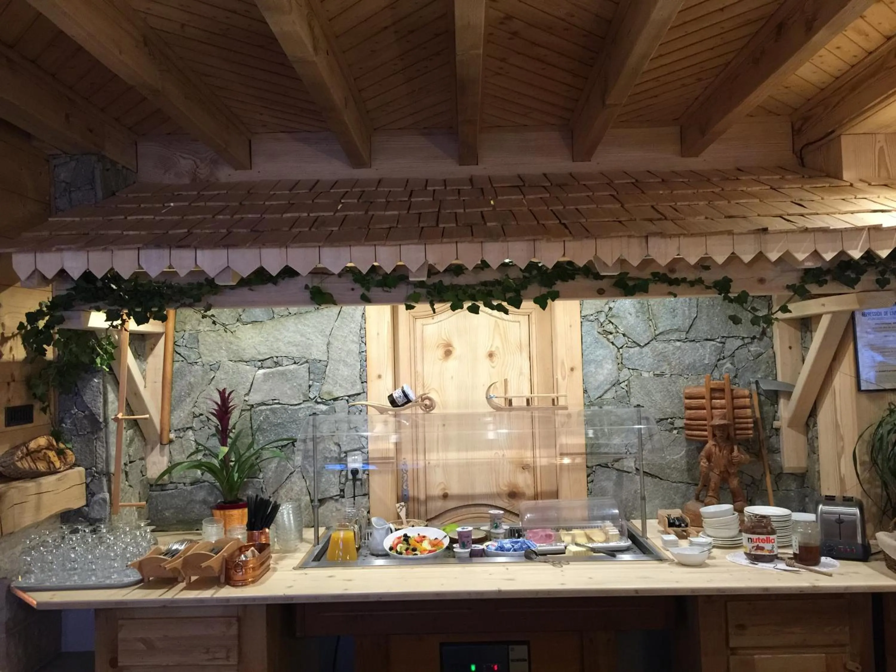 Breakfast in L'Auberge au Bord du Lac