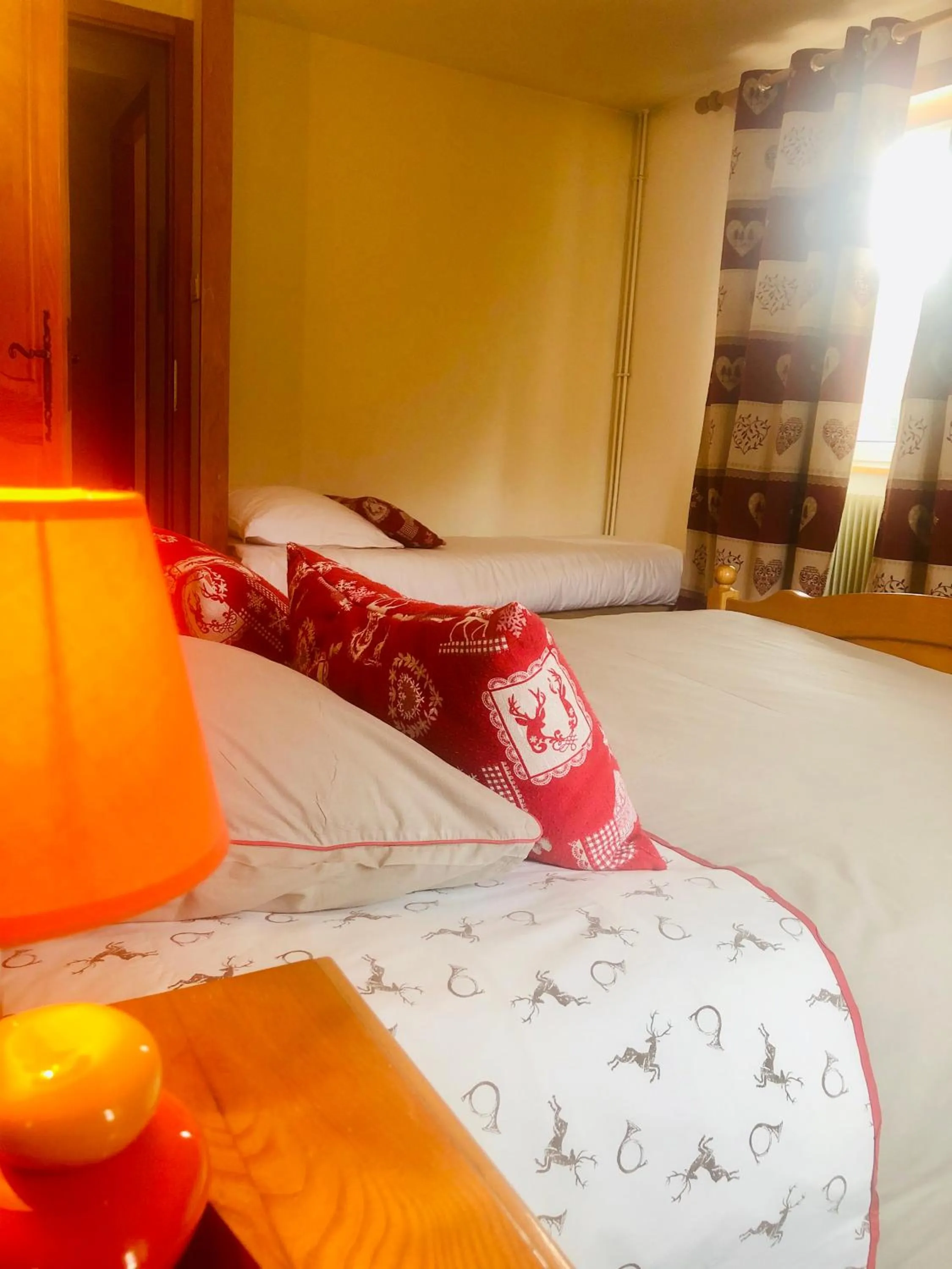 Bed in L'Auberge au Bord du Lac