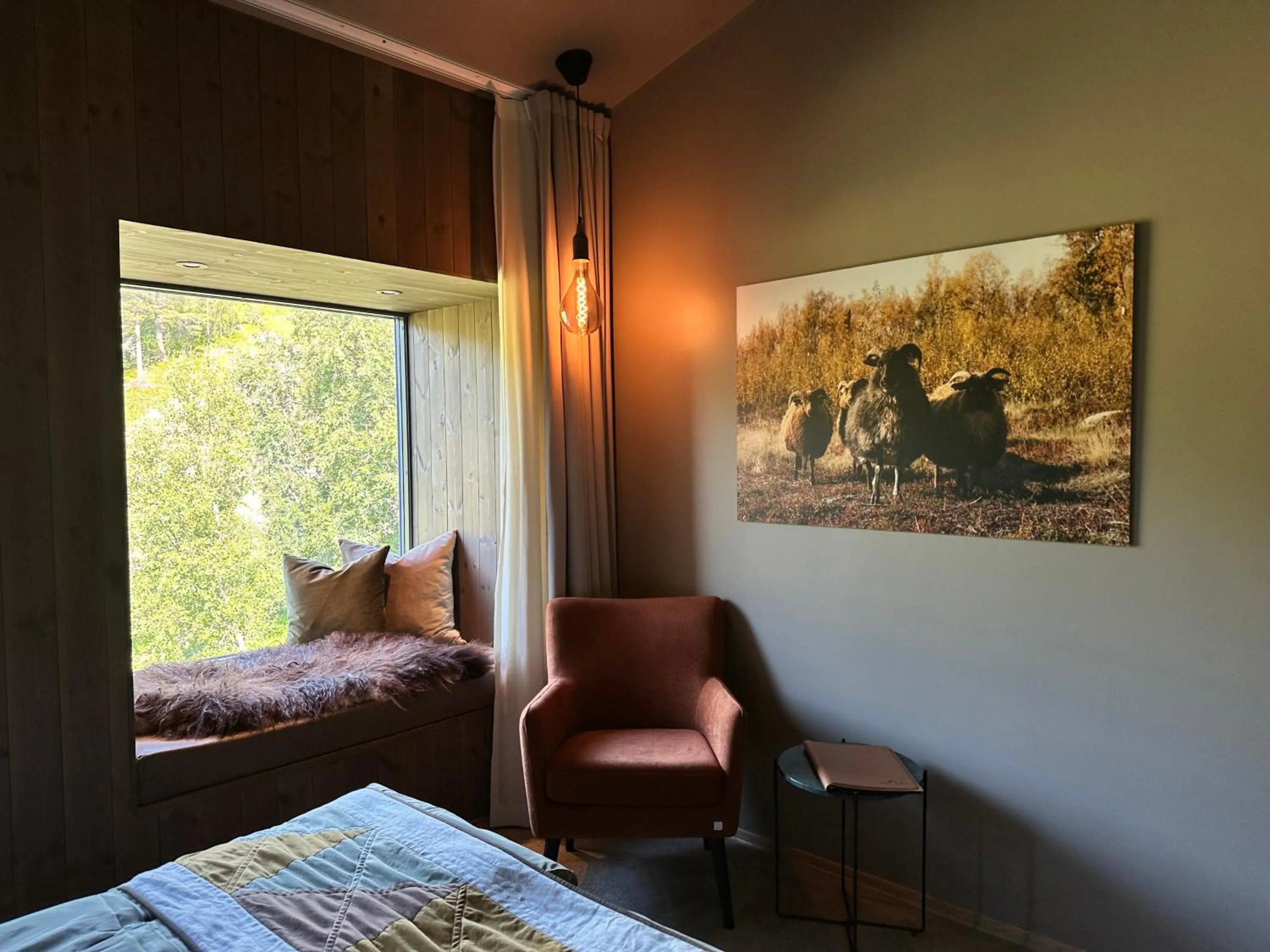 View (from property/room), Bed in Bjørnfjell Mountain Lodge