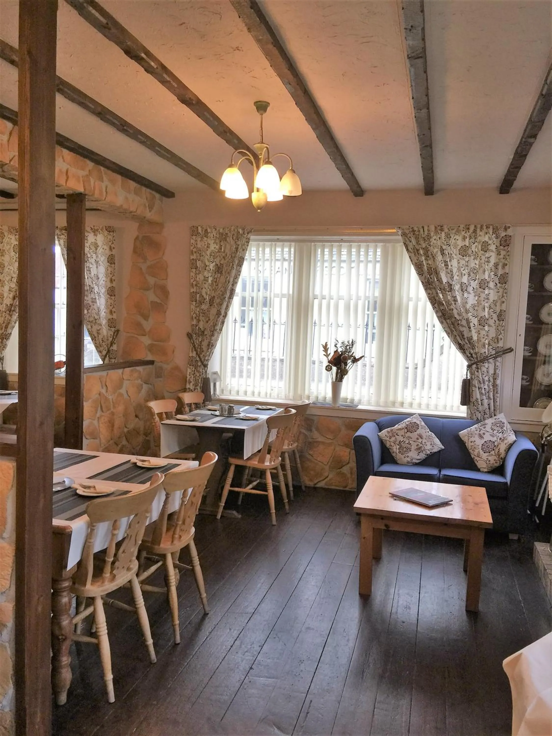 Restaurant/places to eat in Belgrave Arms Hotel