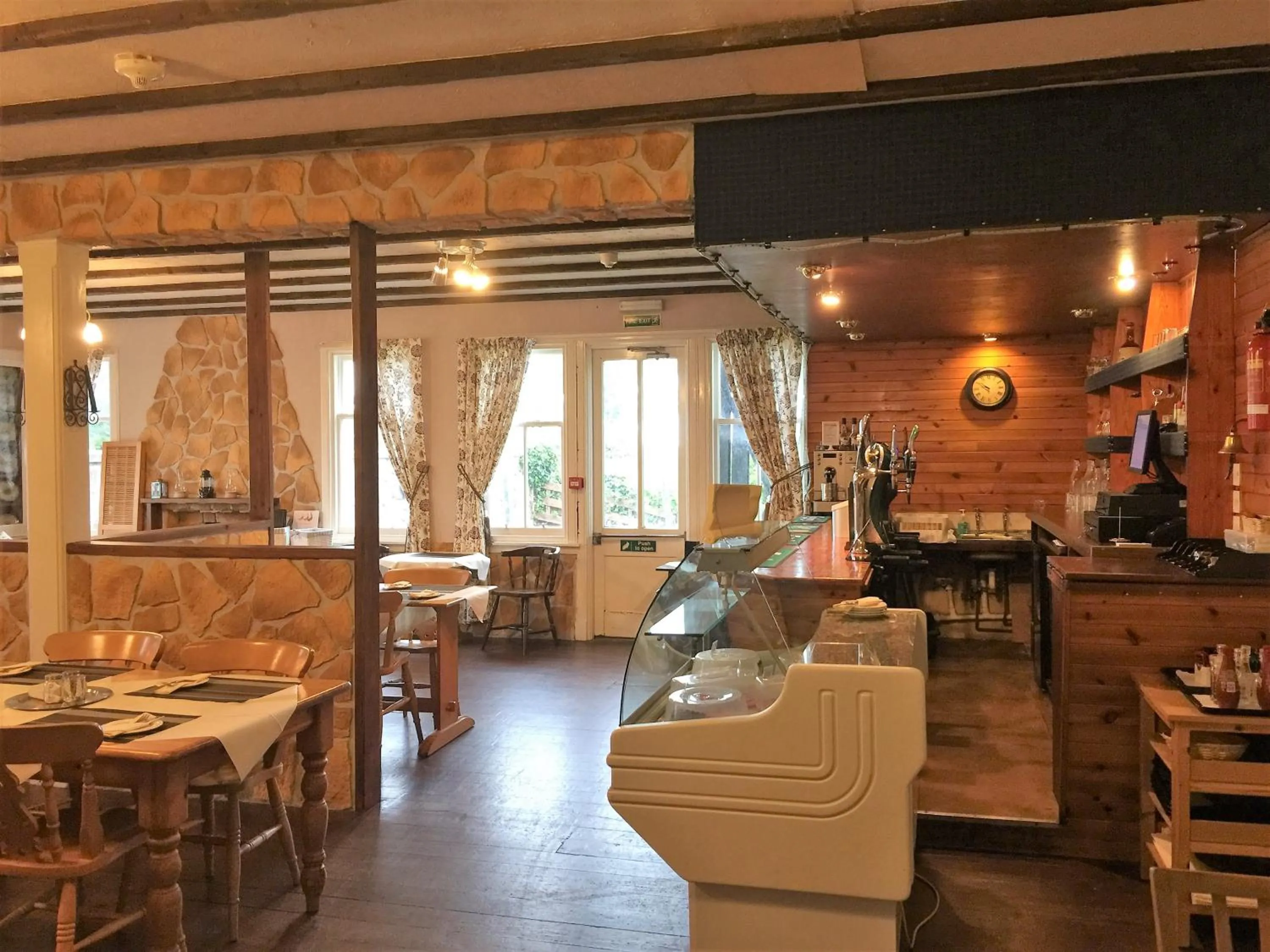 Restaurant/places to eat in Belgrave Arms Hotel