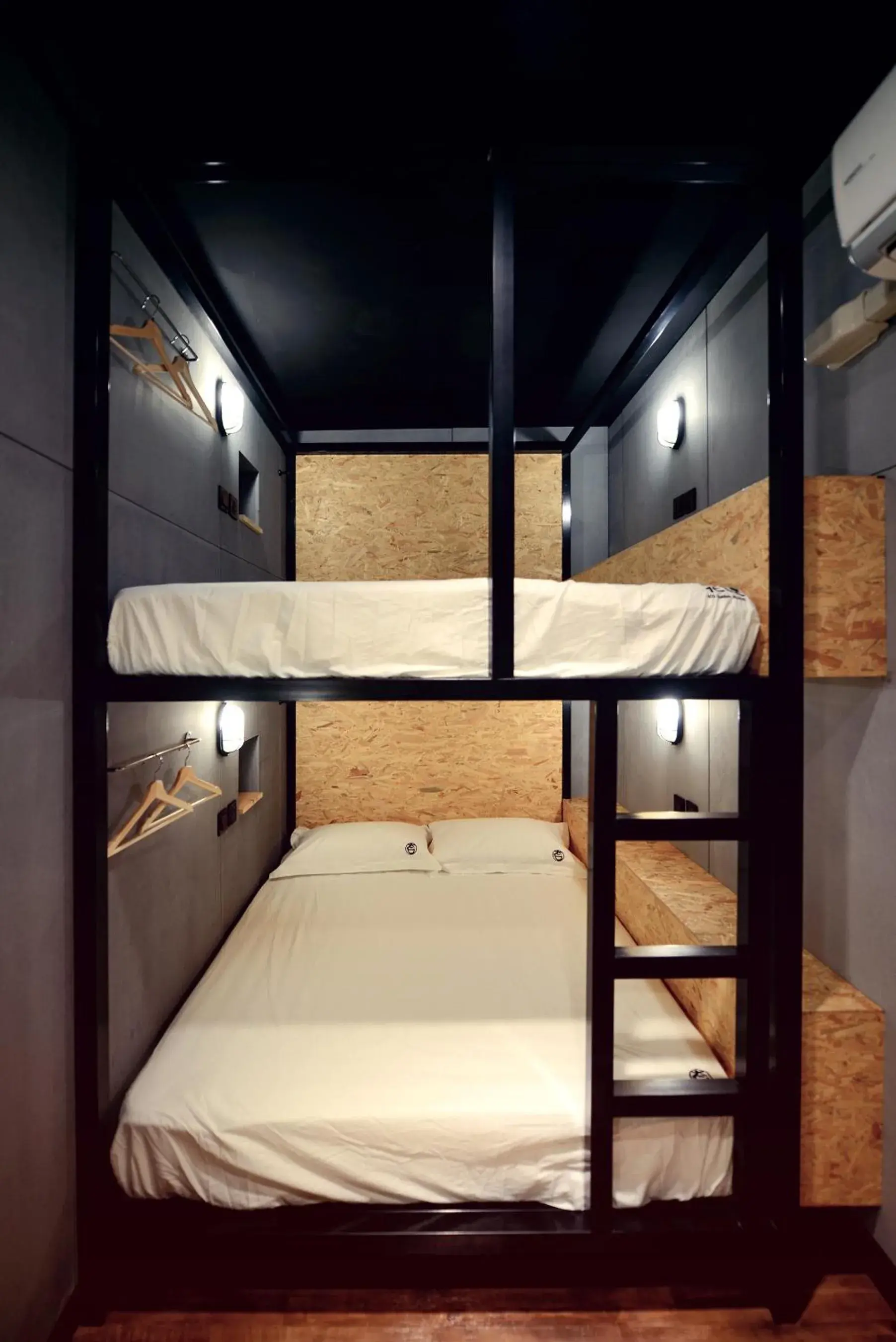 Bunk Bed in Mixed Dormitory Room in KID Hualien Hostel Bunk Bed in Mixed Dormitory Room in KID Hualien Hostel