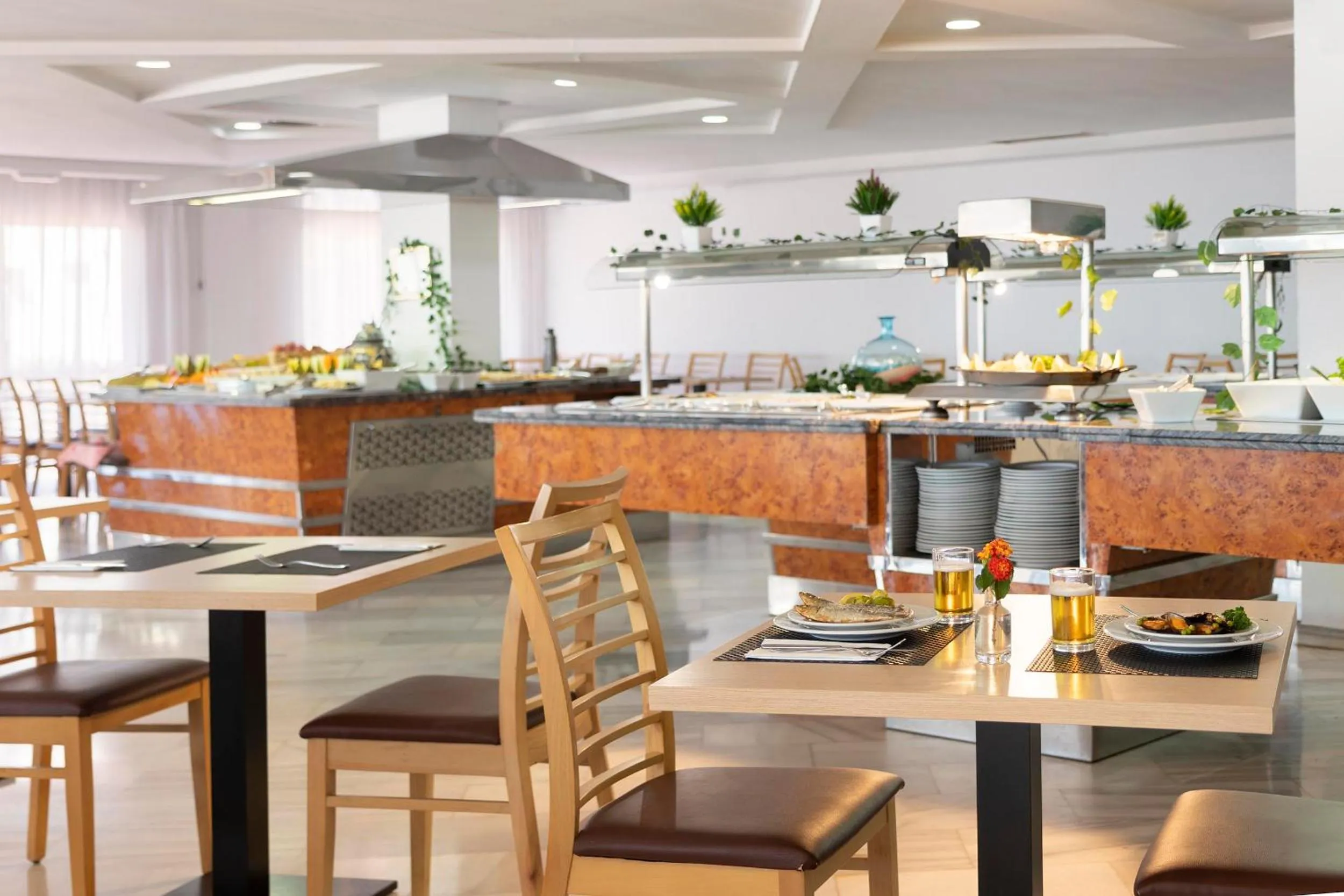 Restaurant/places to eat in Hotel Palia La Roca