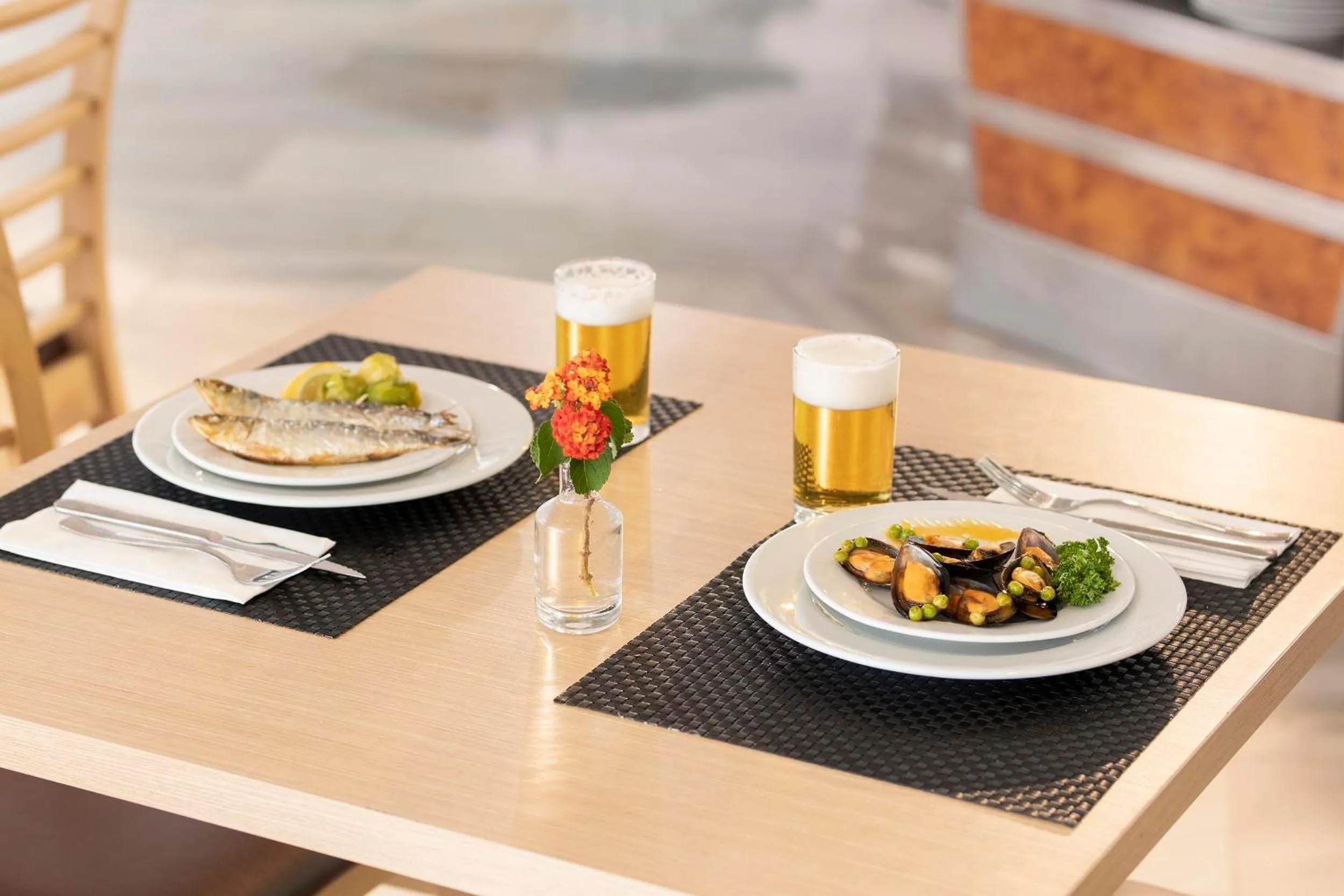 Restaurant/places to eat in Hotel Palia La Roca