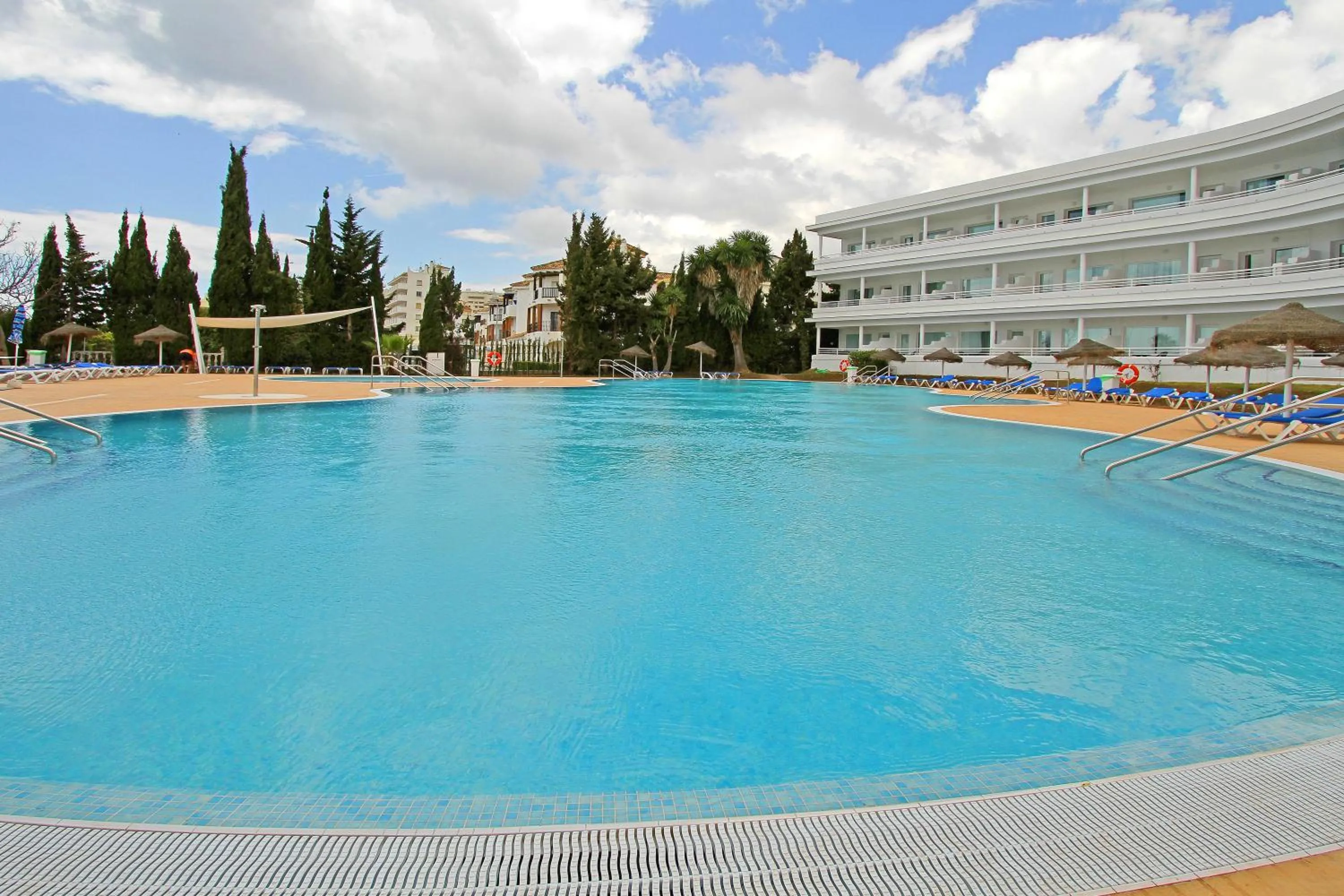 Swimming pool in Hotel Palia La Roca
