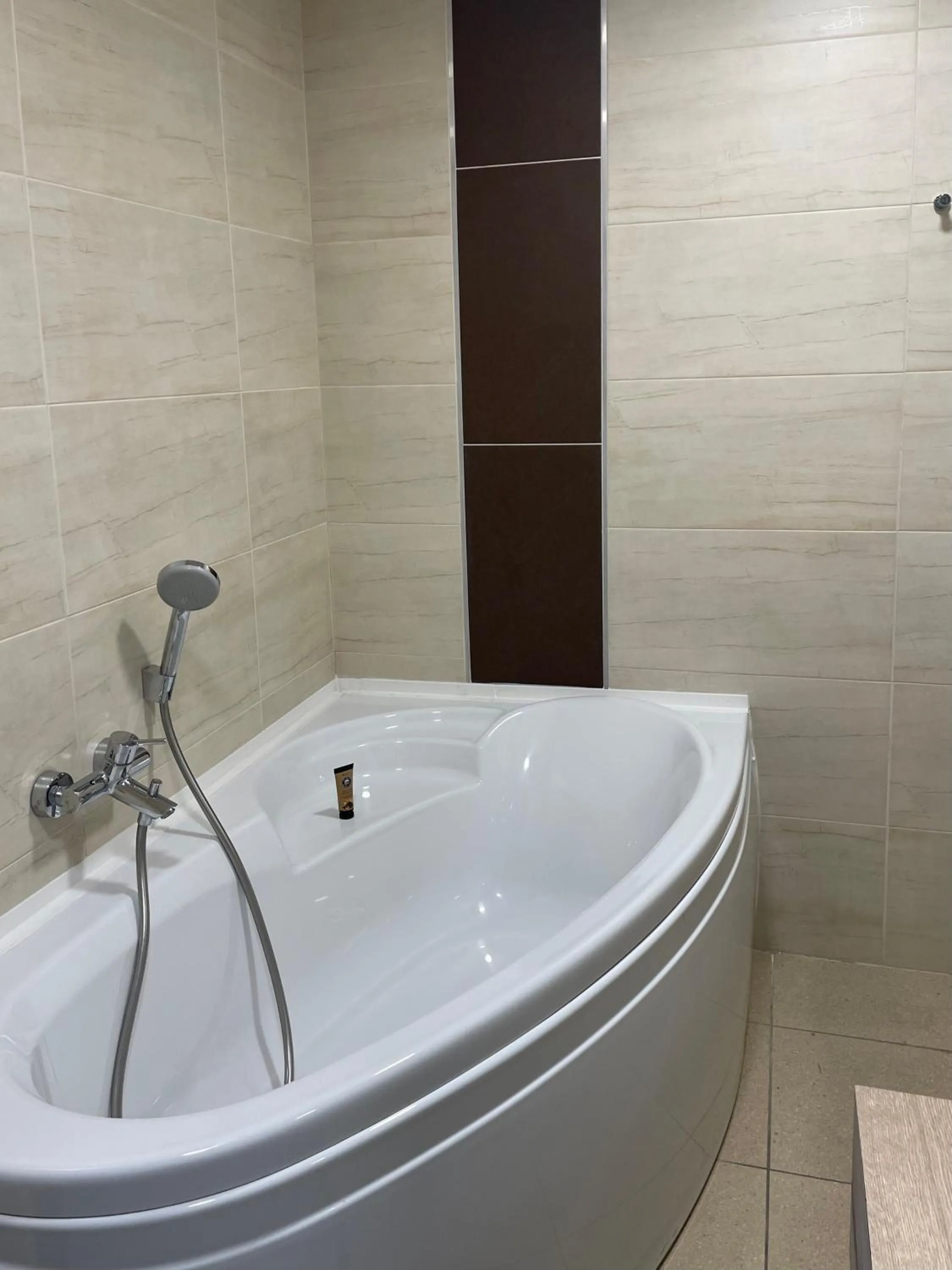 Bathroom in Campanile Montpellier Ouest - Croix D'Argent