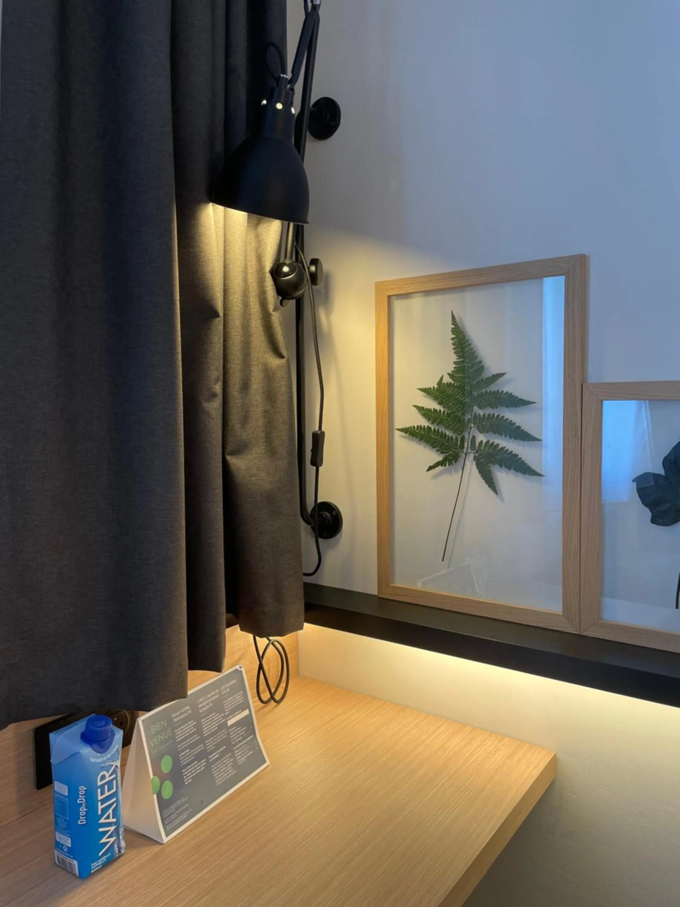 Decorative detail in Campanile Montpellier Ouest - Croix D'Argent