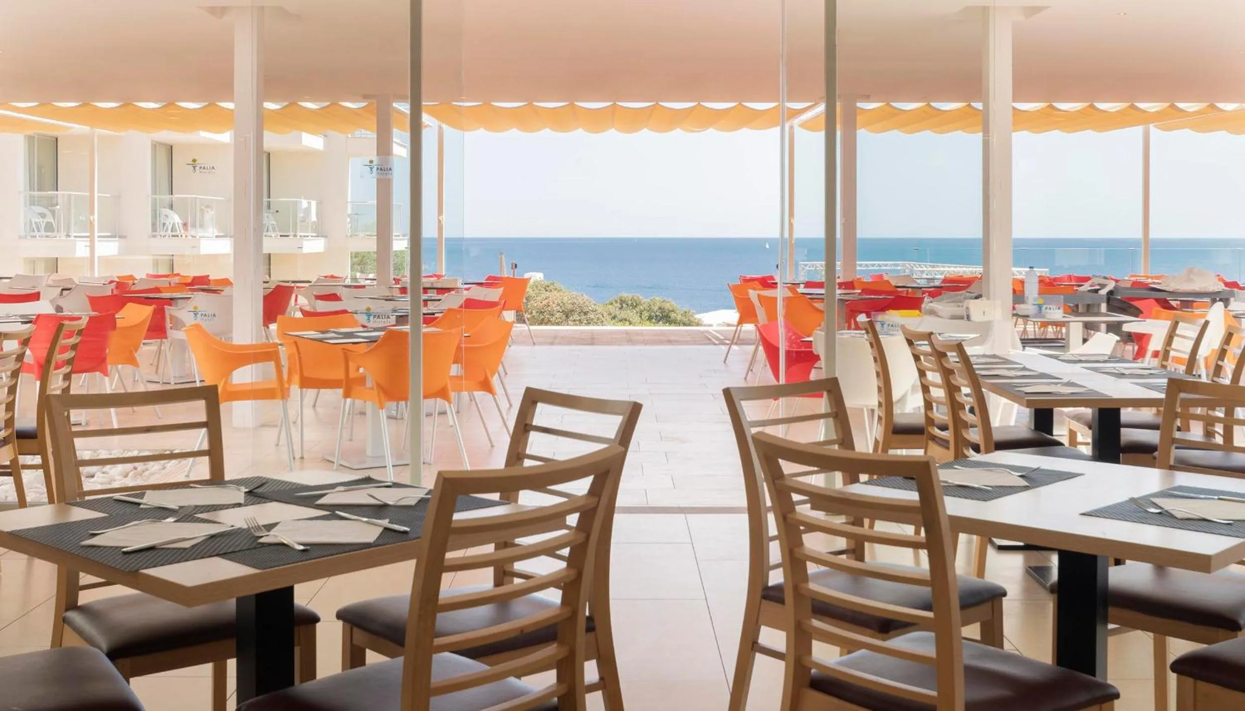 Restaurant/places to eat in Hotel Palia Maria Eugenia