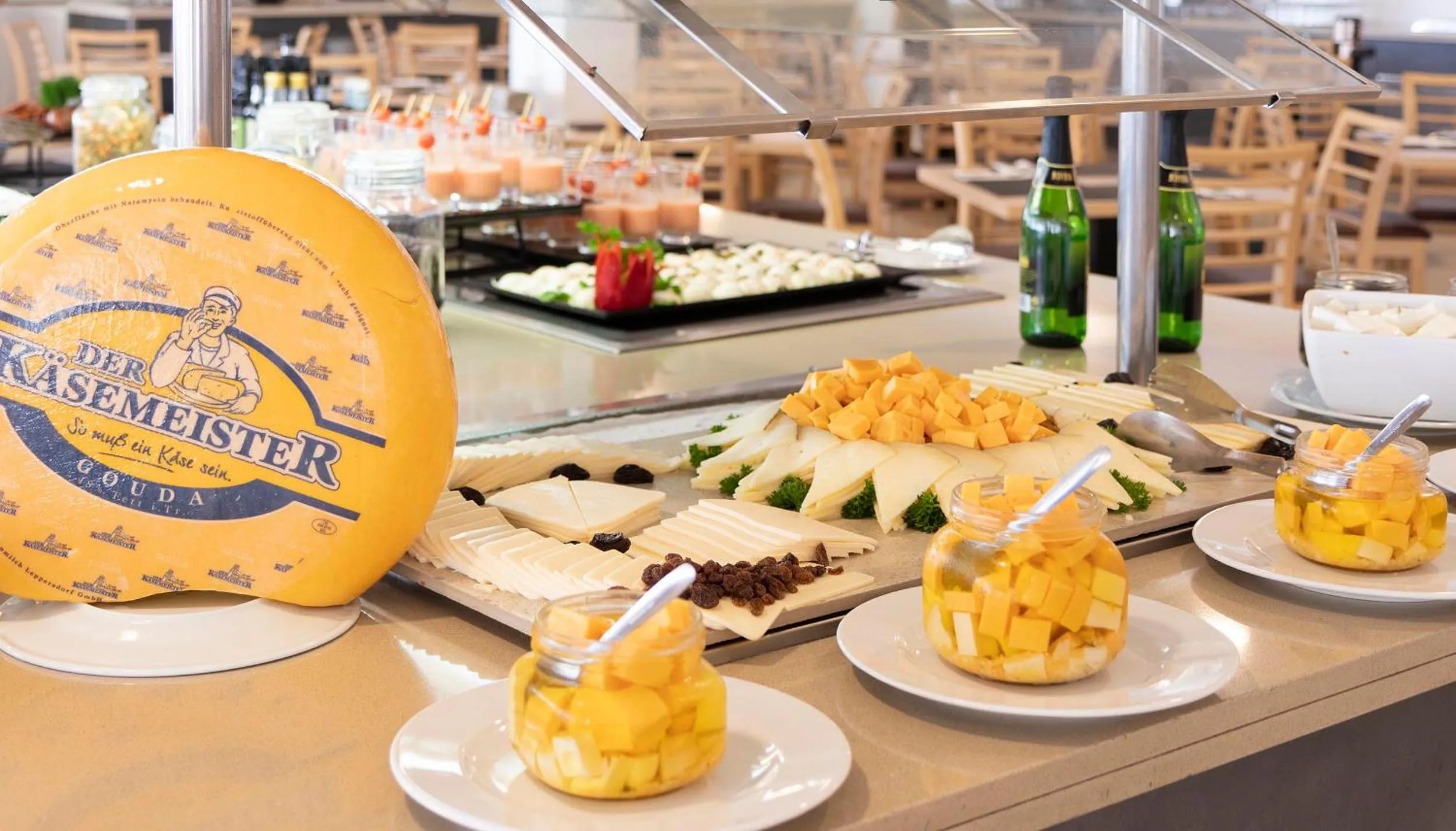 Restaurant/places to eat in Hotel Palia Maria Eugenia