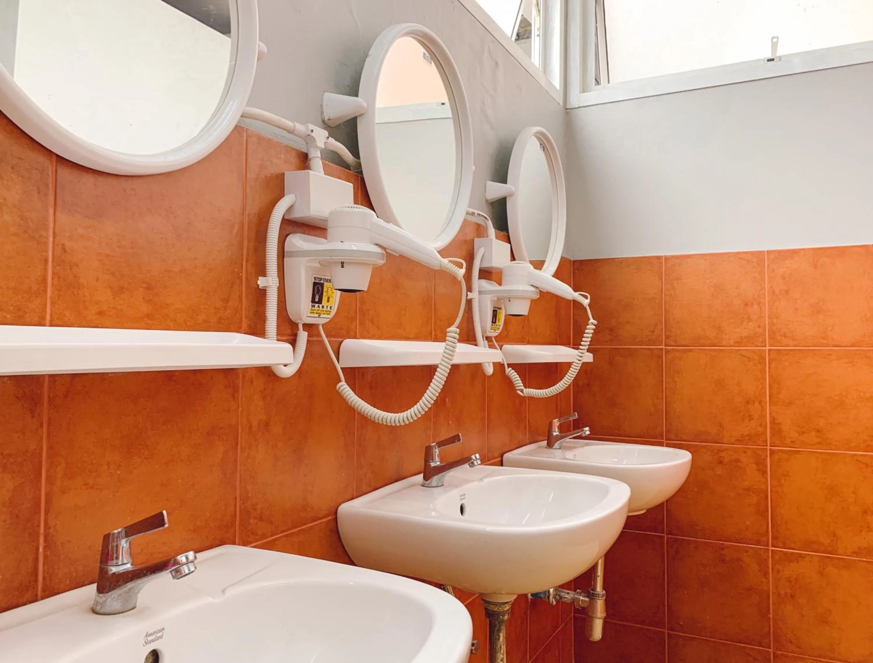 Budget Double Room - Shared Bathroom in Pillow & Bread Hostel