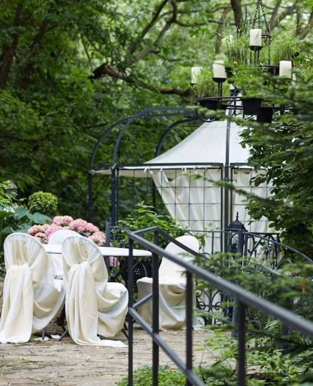 Spring in Vozdvyzhensky Boutique Hotel