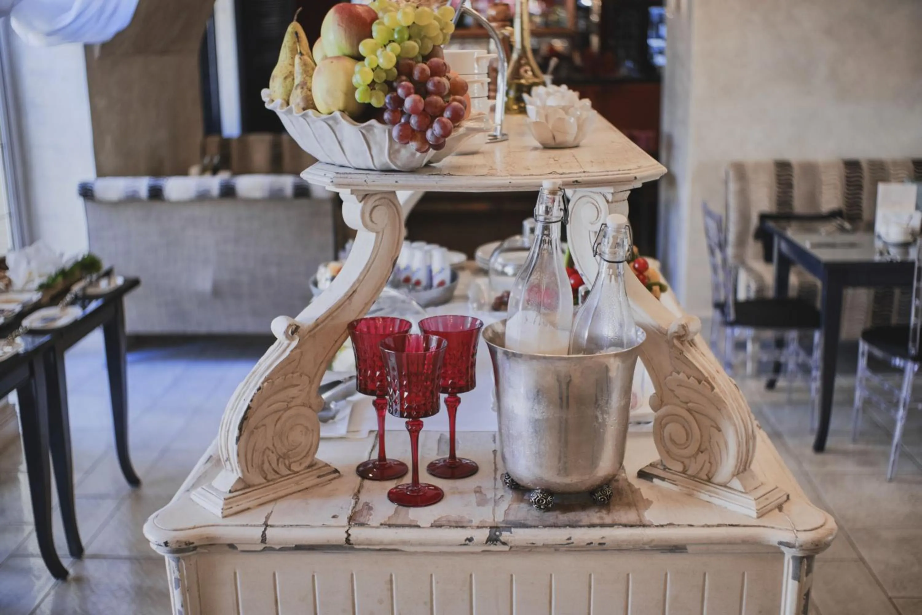 Food and drinks in Vozdvyzhensky Boutique Hotel