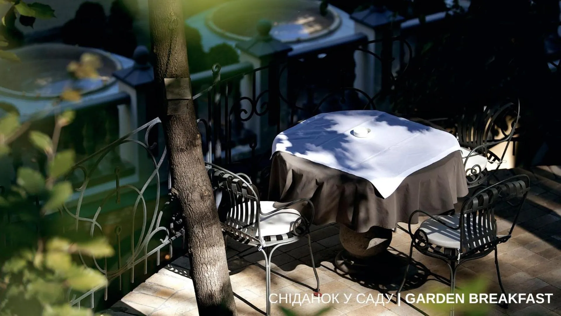 Restaurant/places to eat in Vozdvyzhensky Boutique Hotel